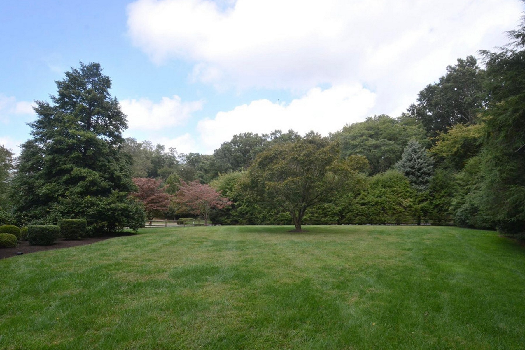 2 Woods End Rd