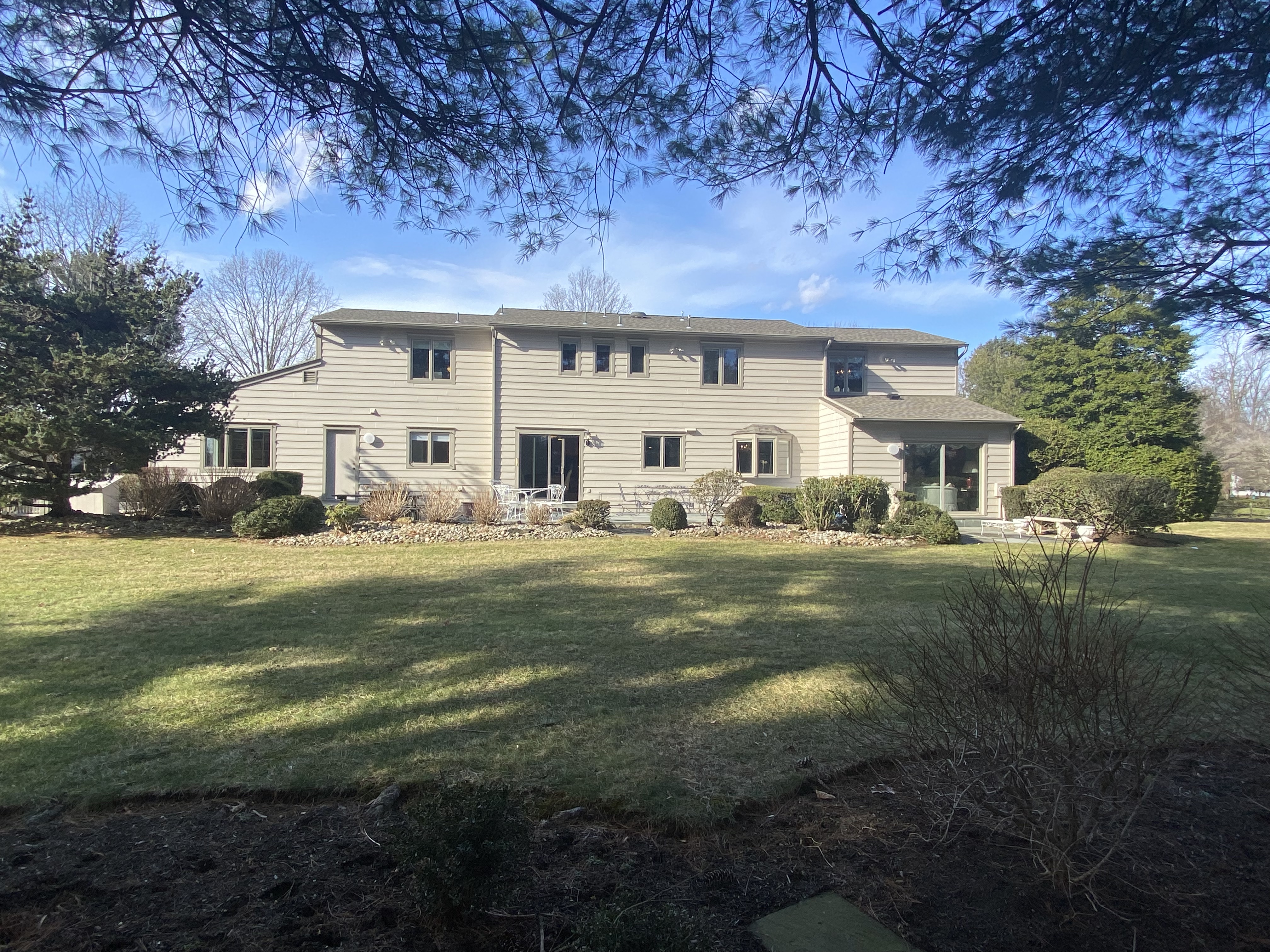 2 Woods End Rd