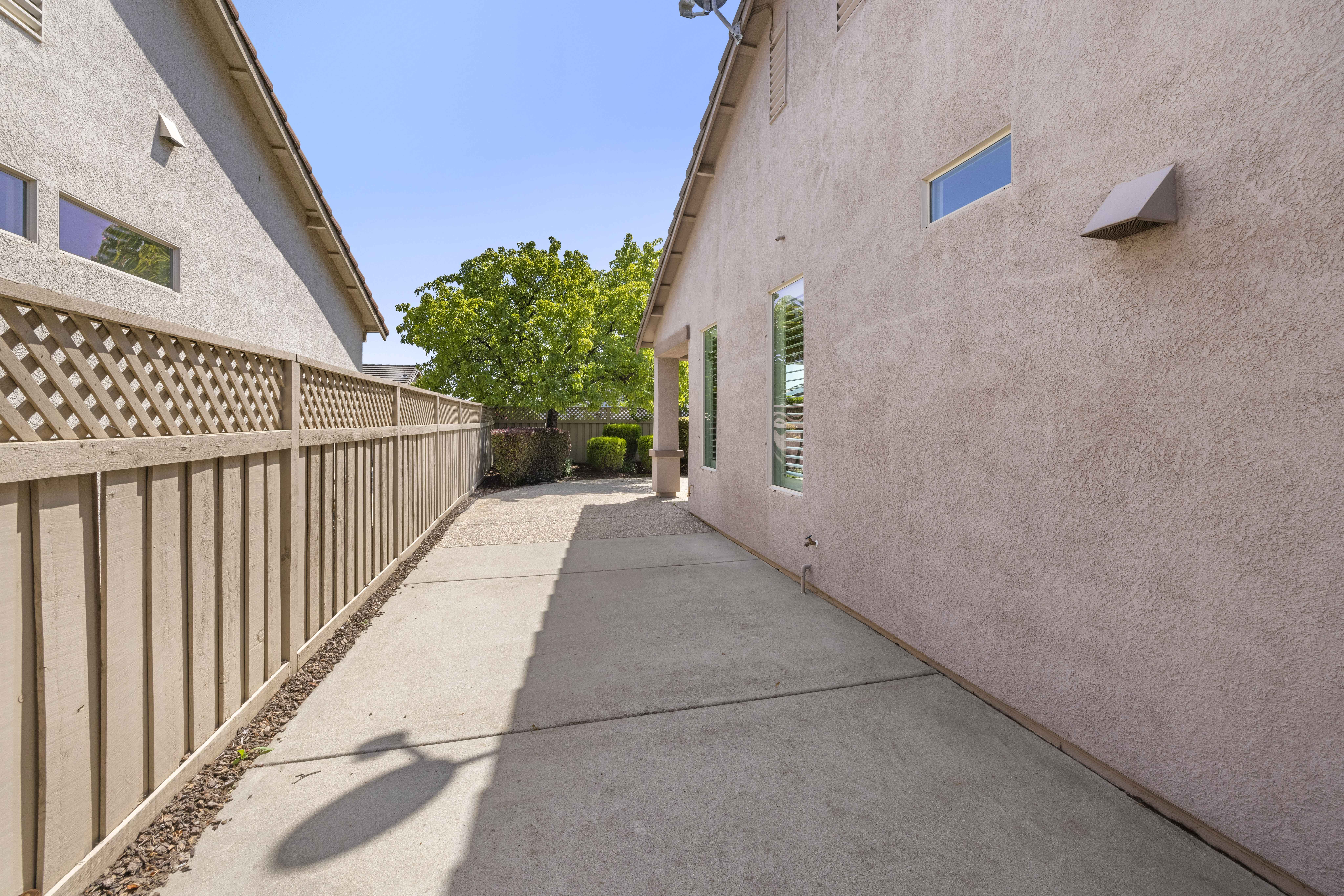 1211 Picket Fence Lane