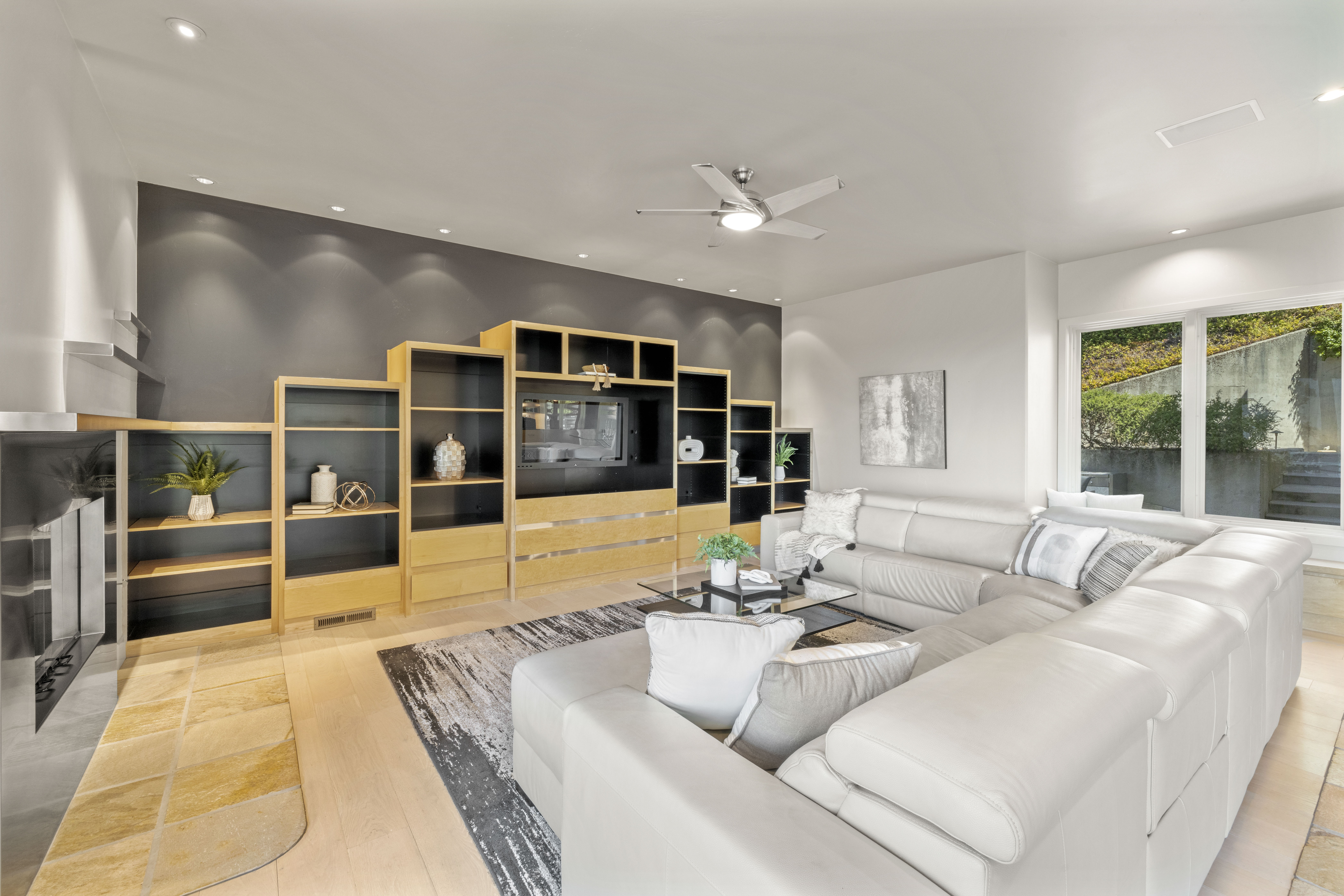 1108 La Sierra Drive