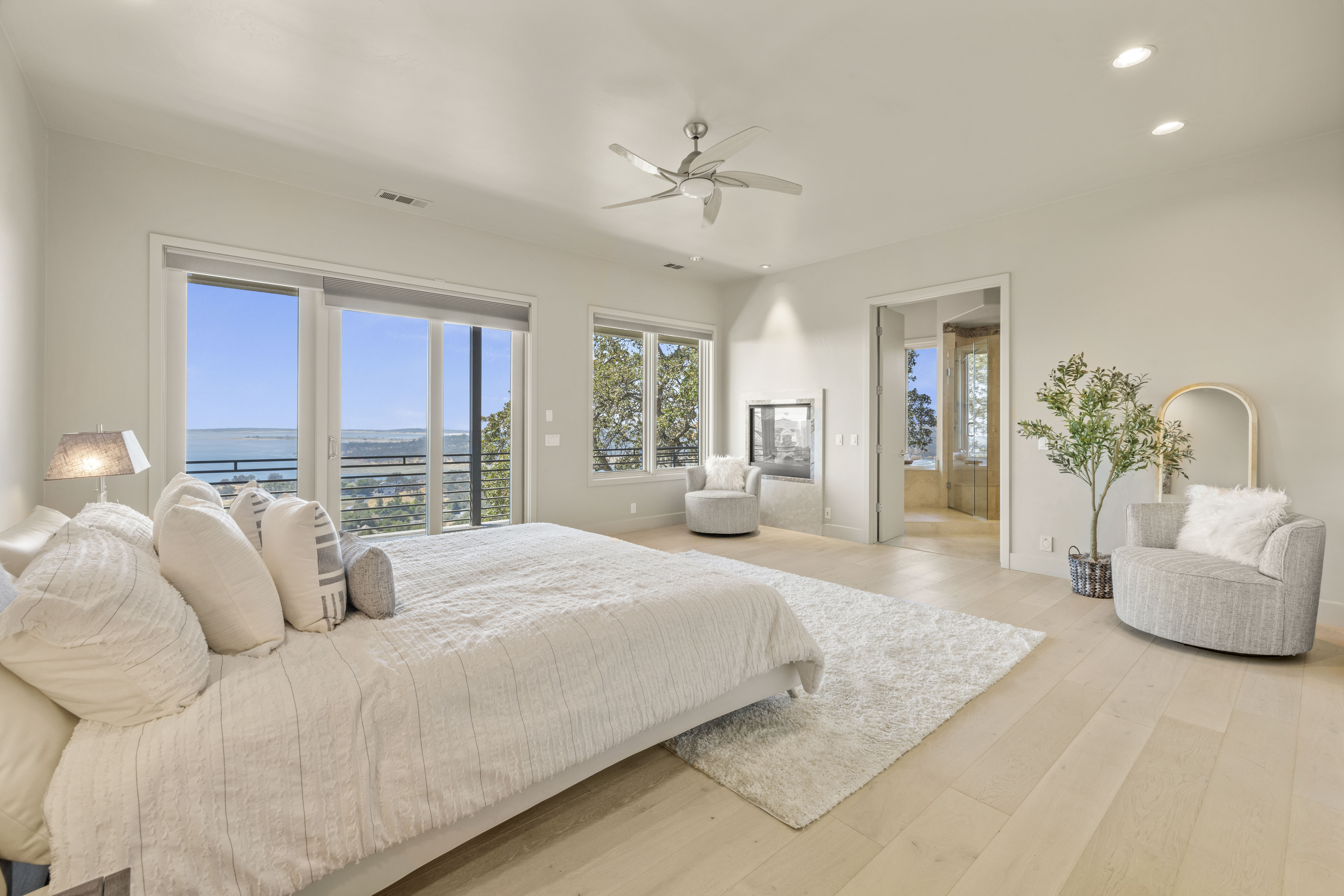 1108 La Sierra Drive