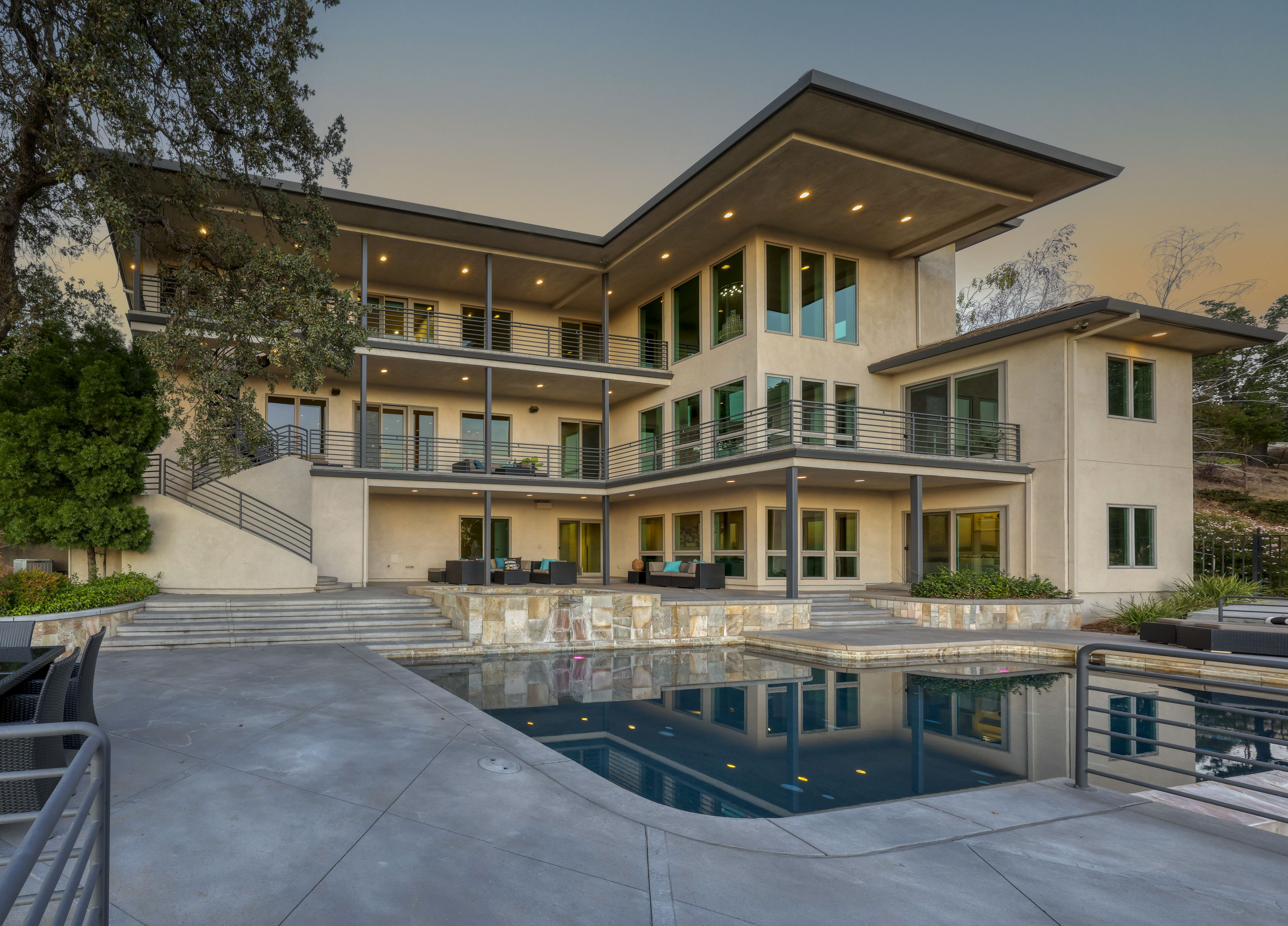 1108 La Sierra Drive