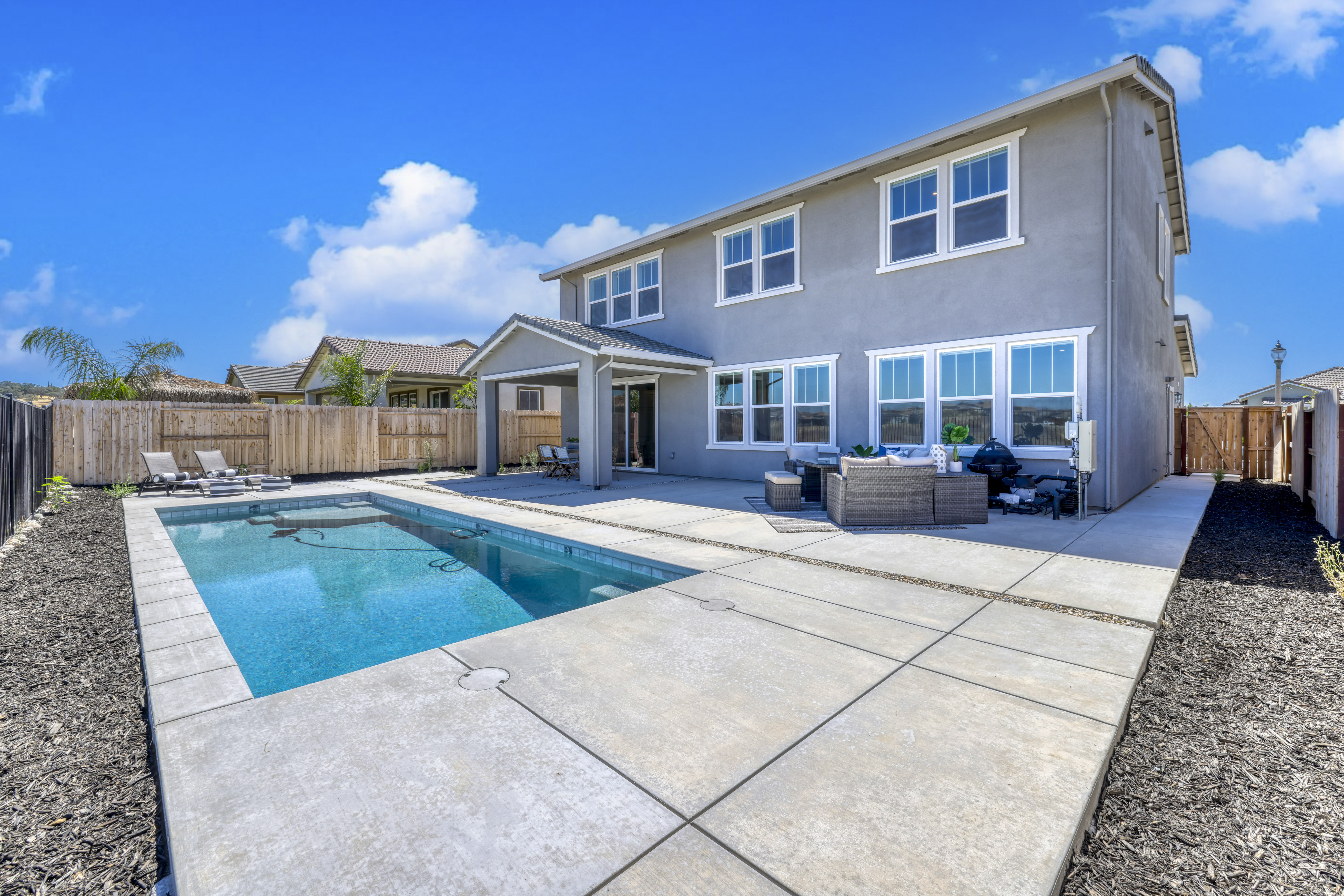 2984 Ridgecrest Dr