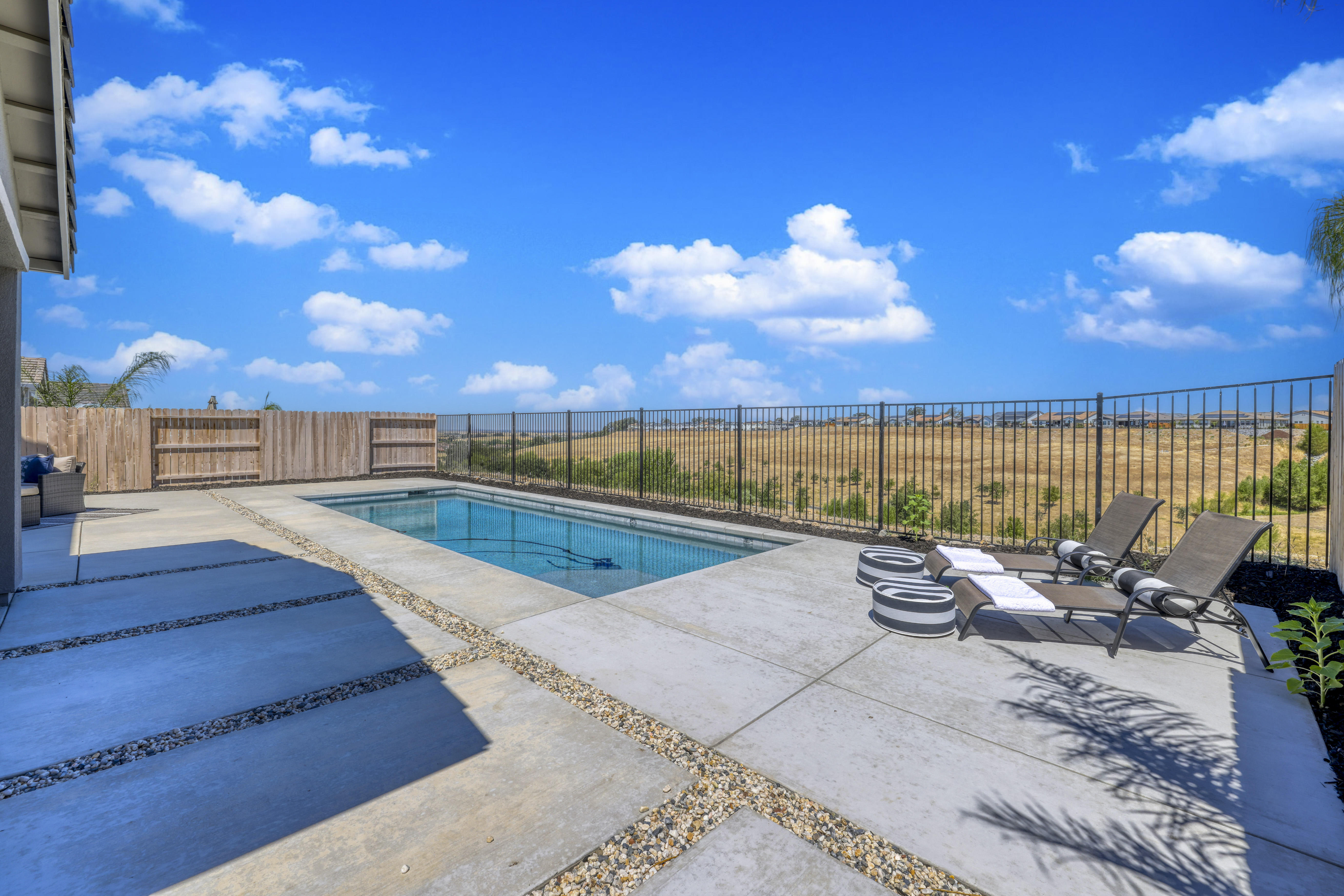 2984 Ridgecrest Dr