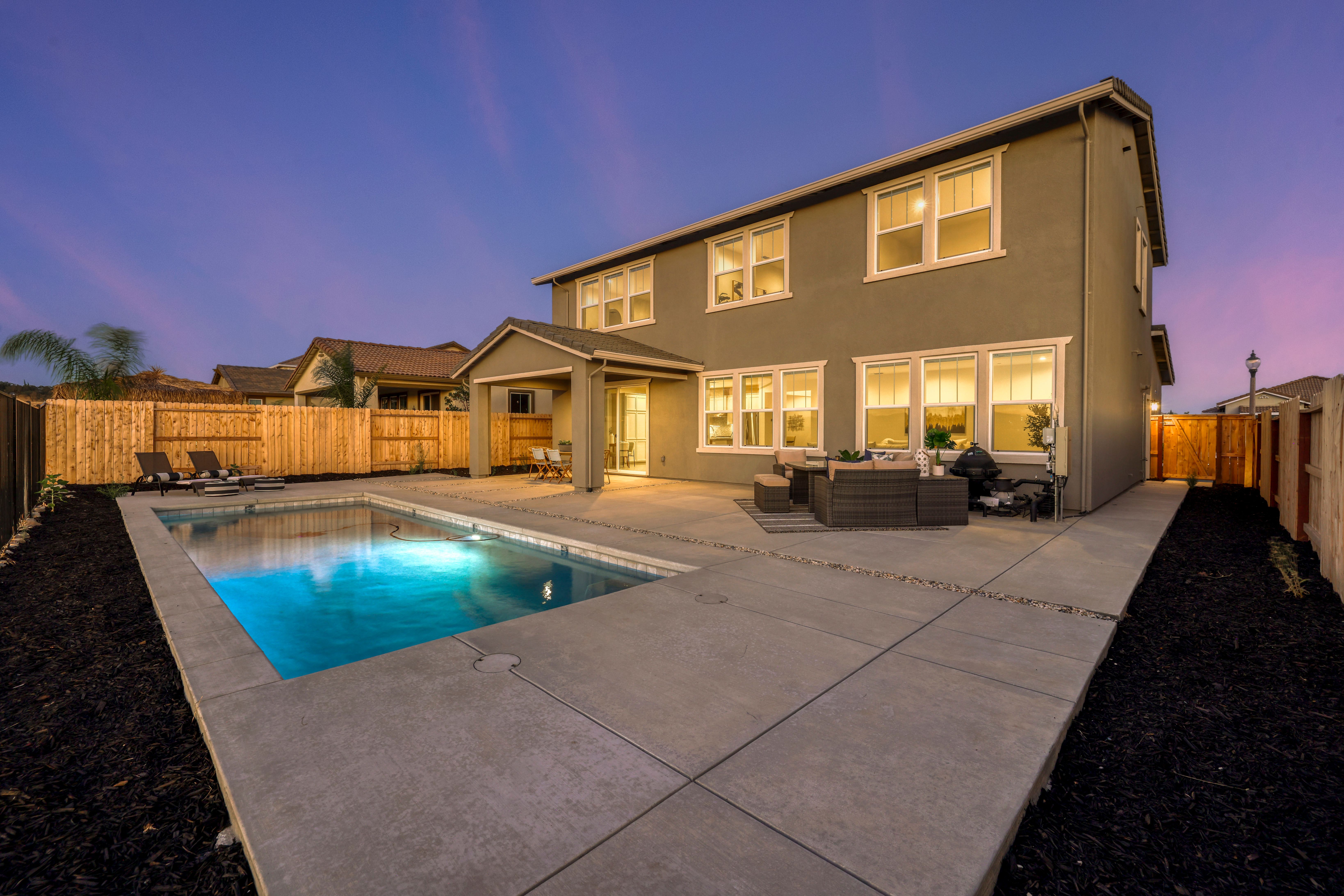 2984 Ridgecrest Dr