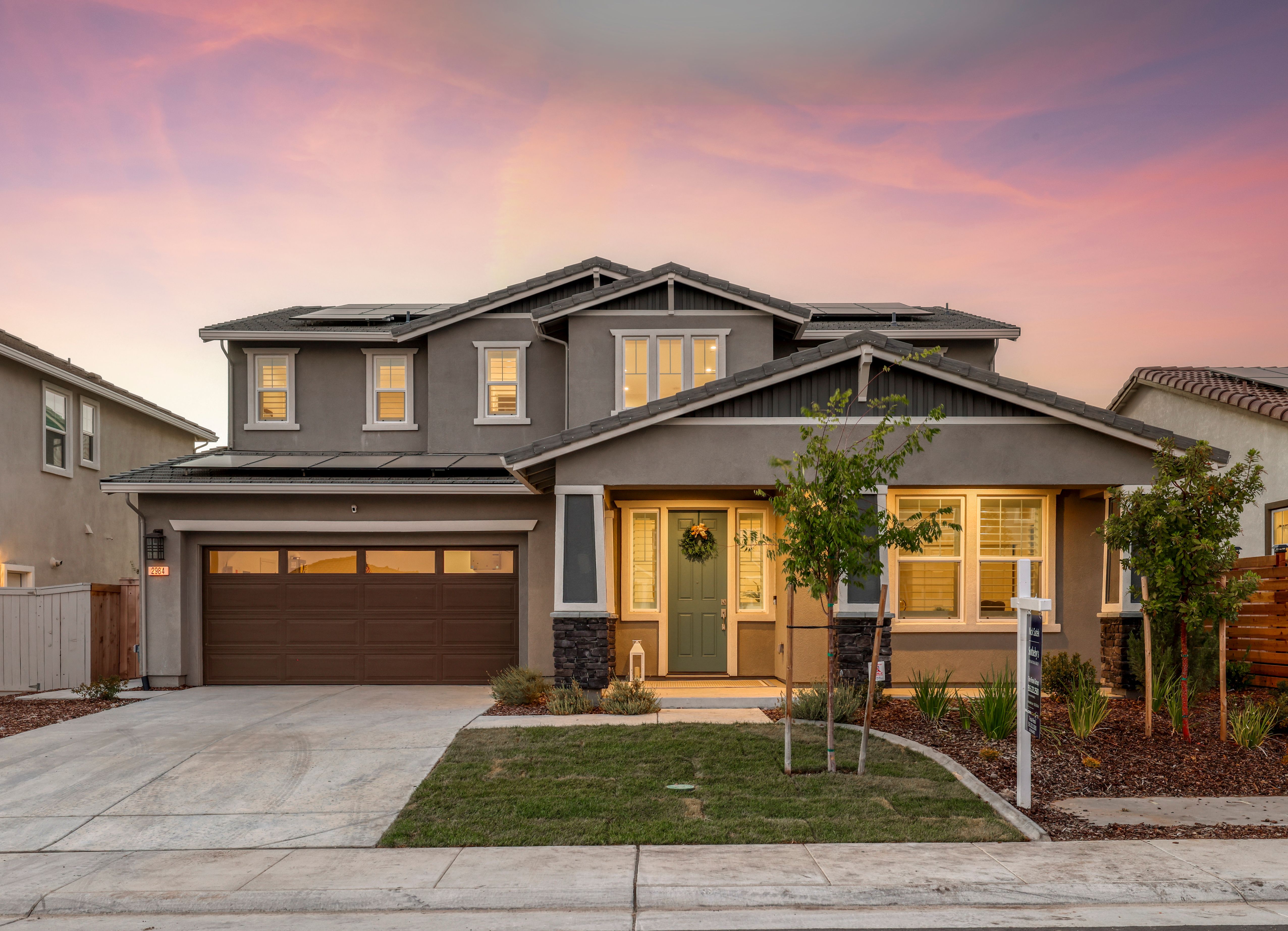 2984 Ridgecrest Dr