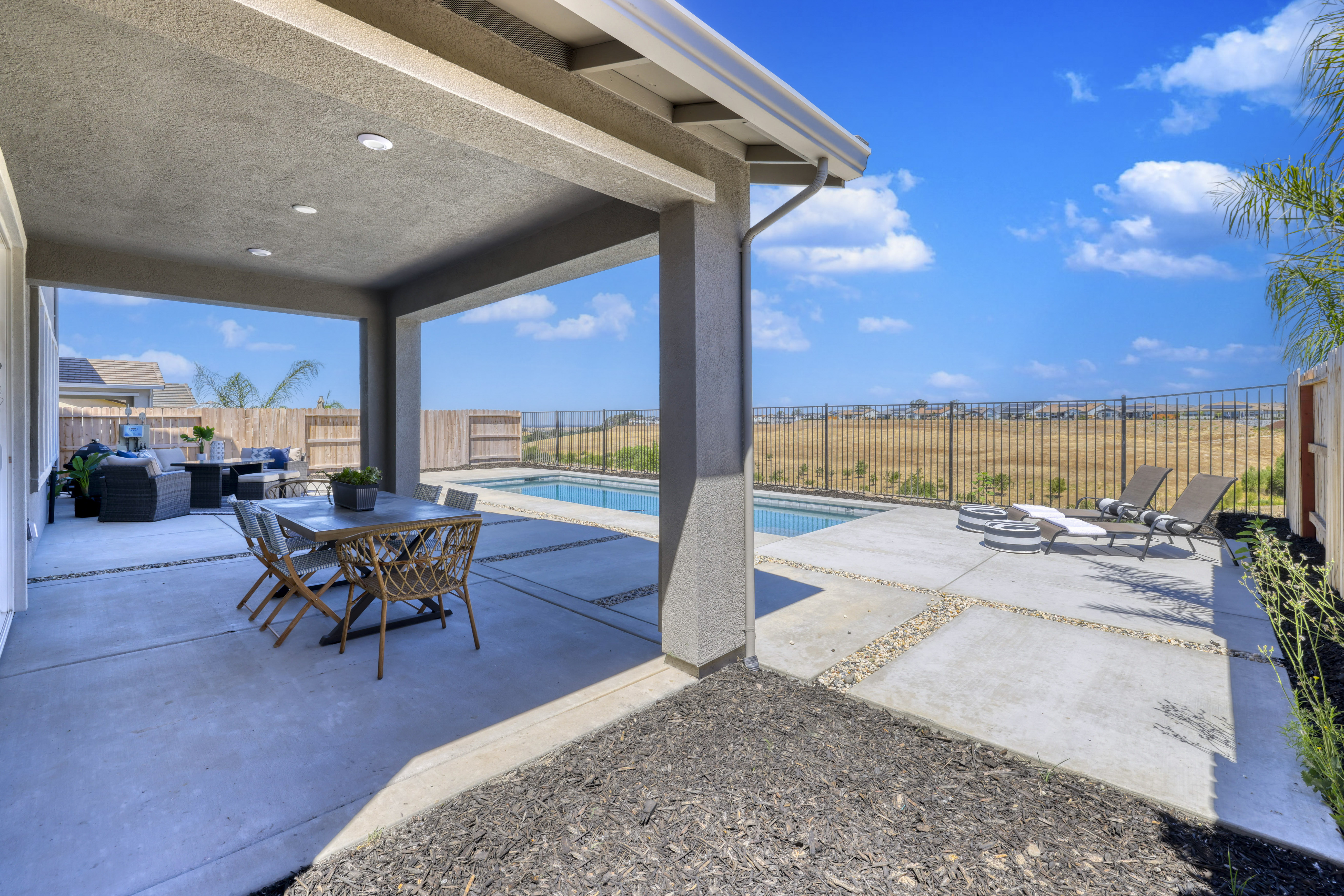 2984 Ridgecrest Dr