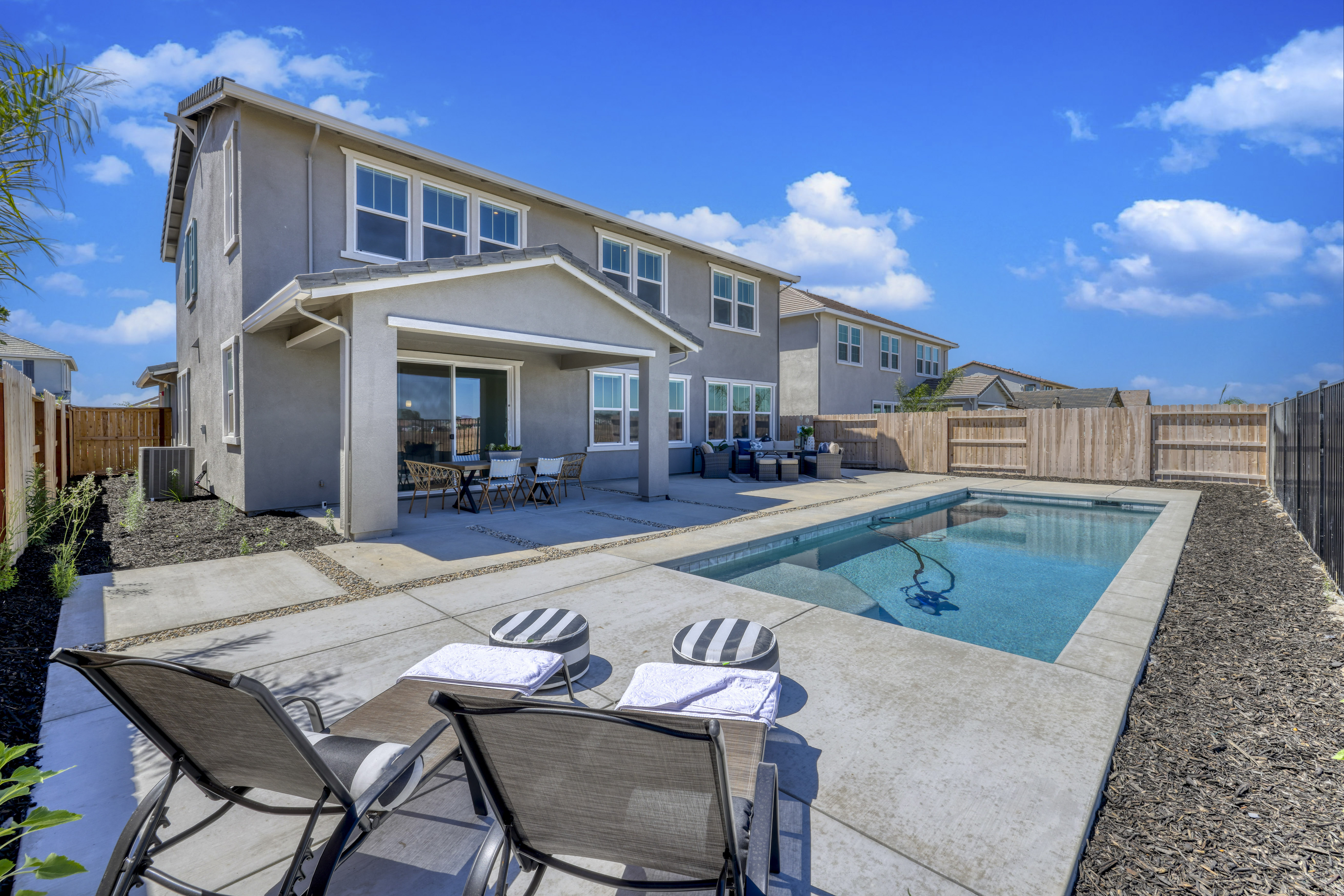 2984 Ridgecrest Dr