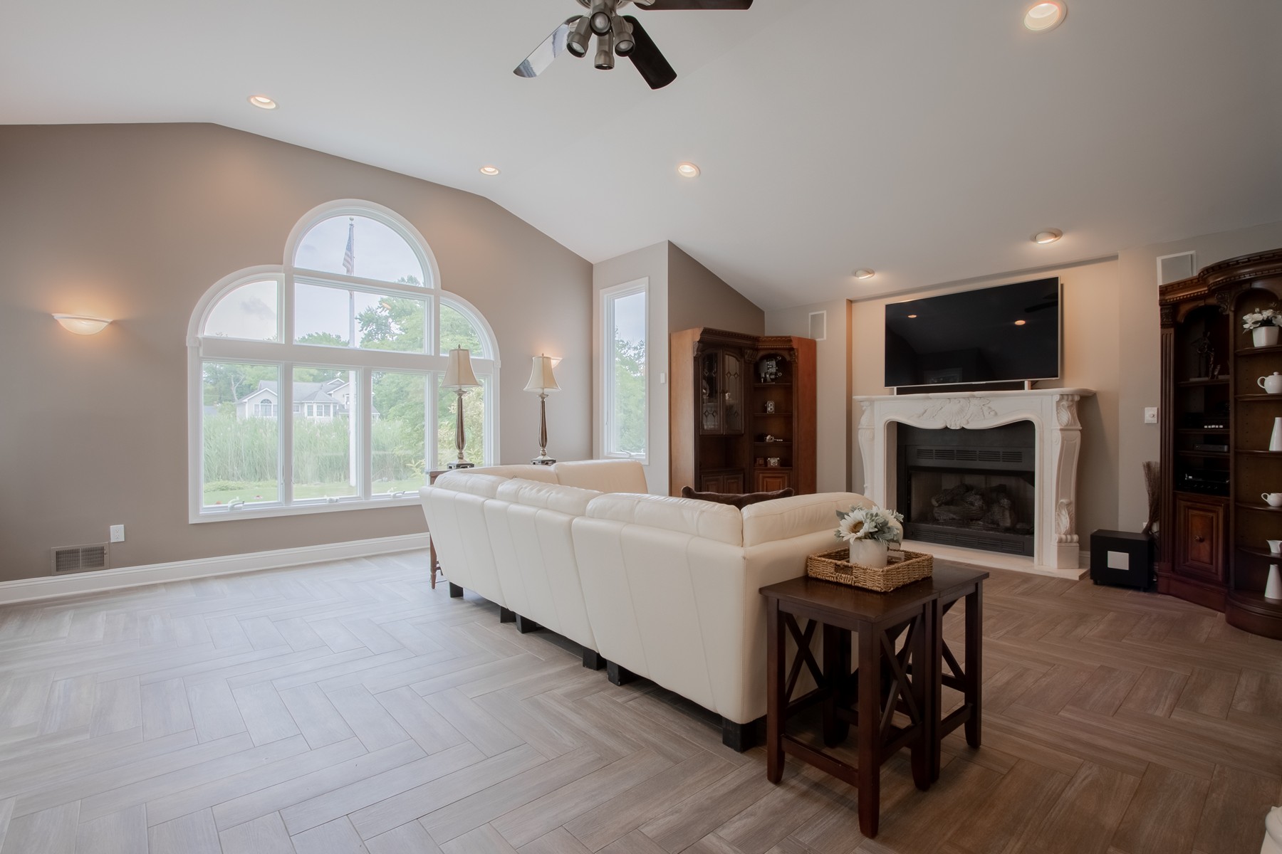 119 Bridgewaters Dr
