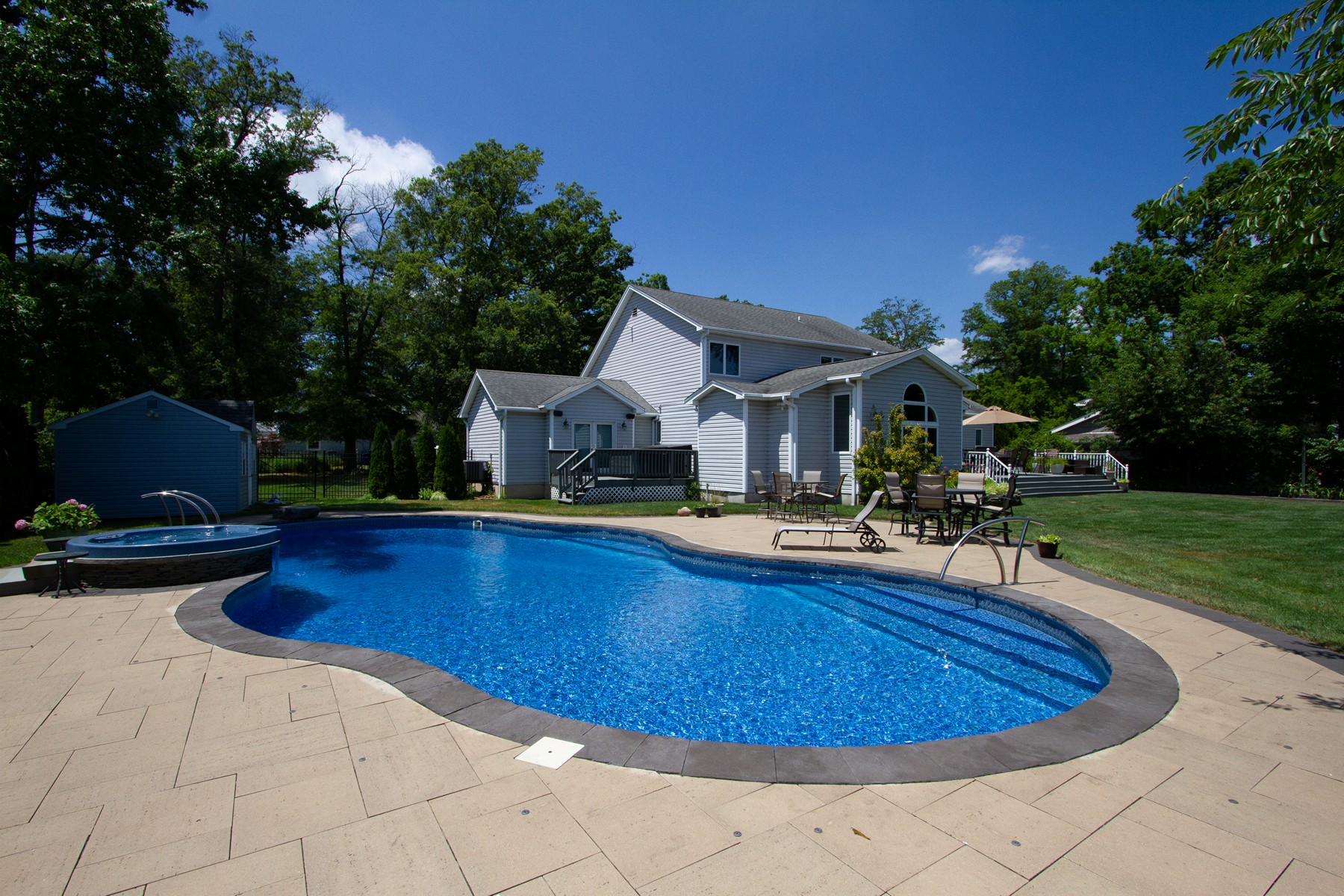 119 Bridgewaters Dr