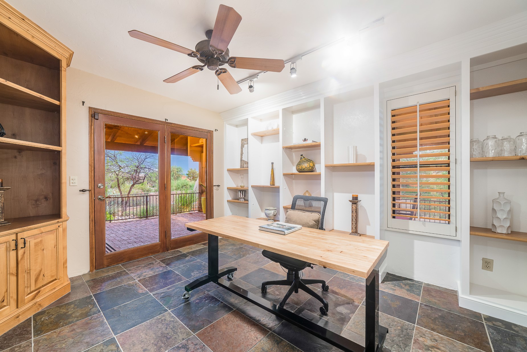 5757 North Camino de la Sombra