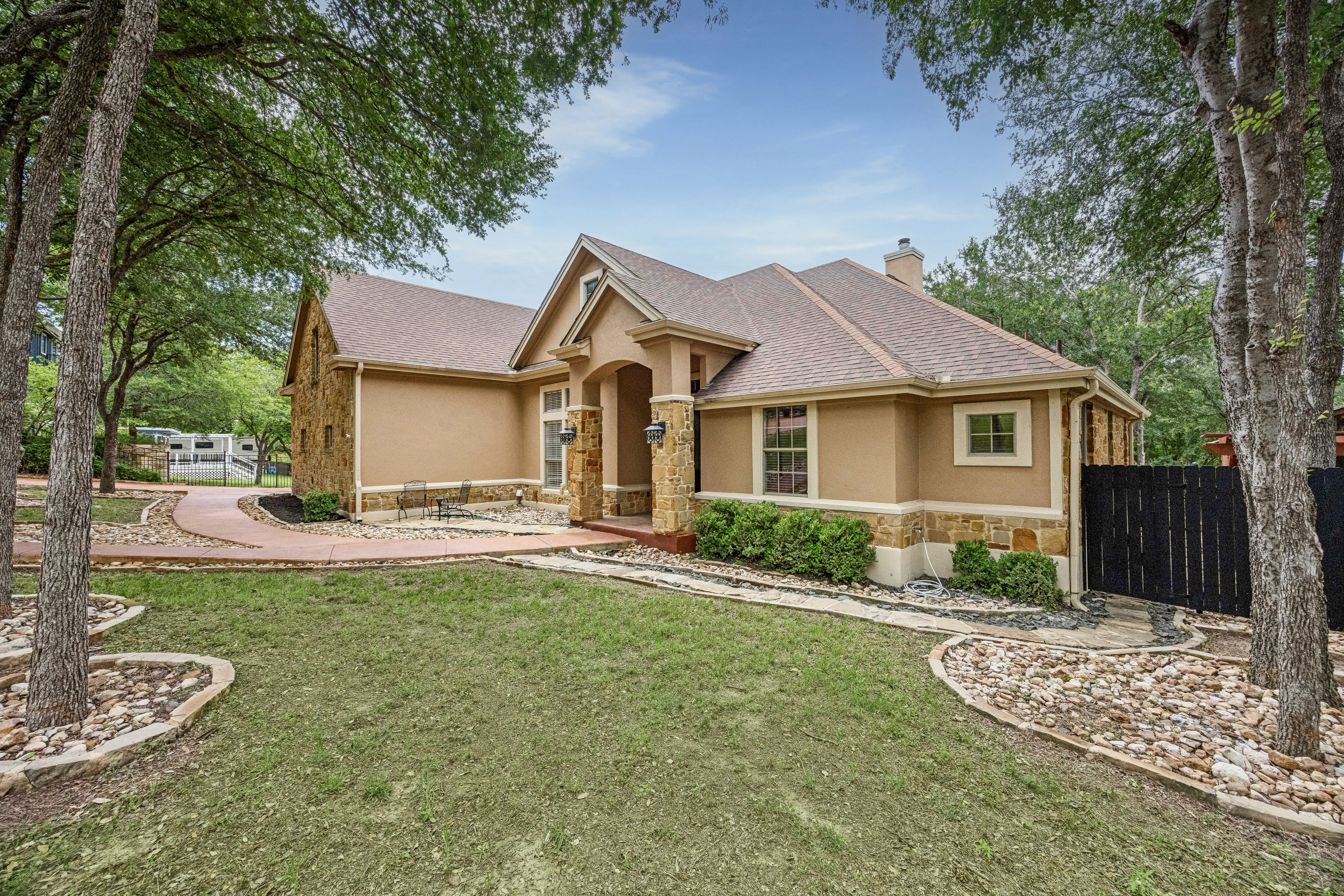 1804 Brushy Bend Drive 