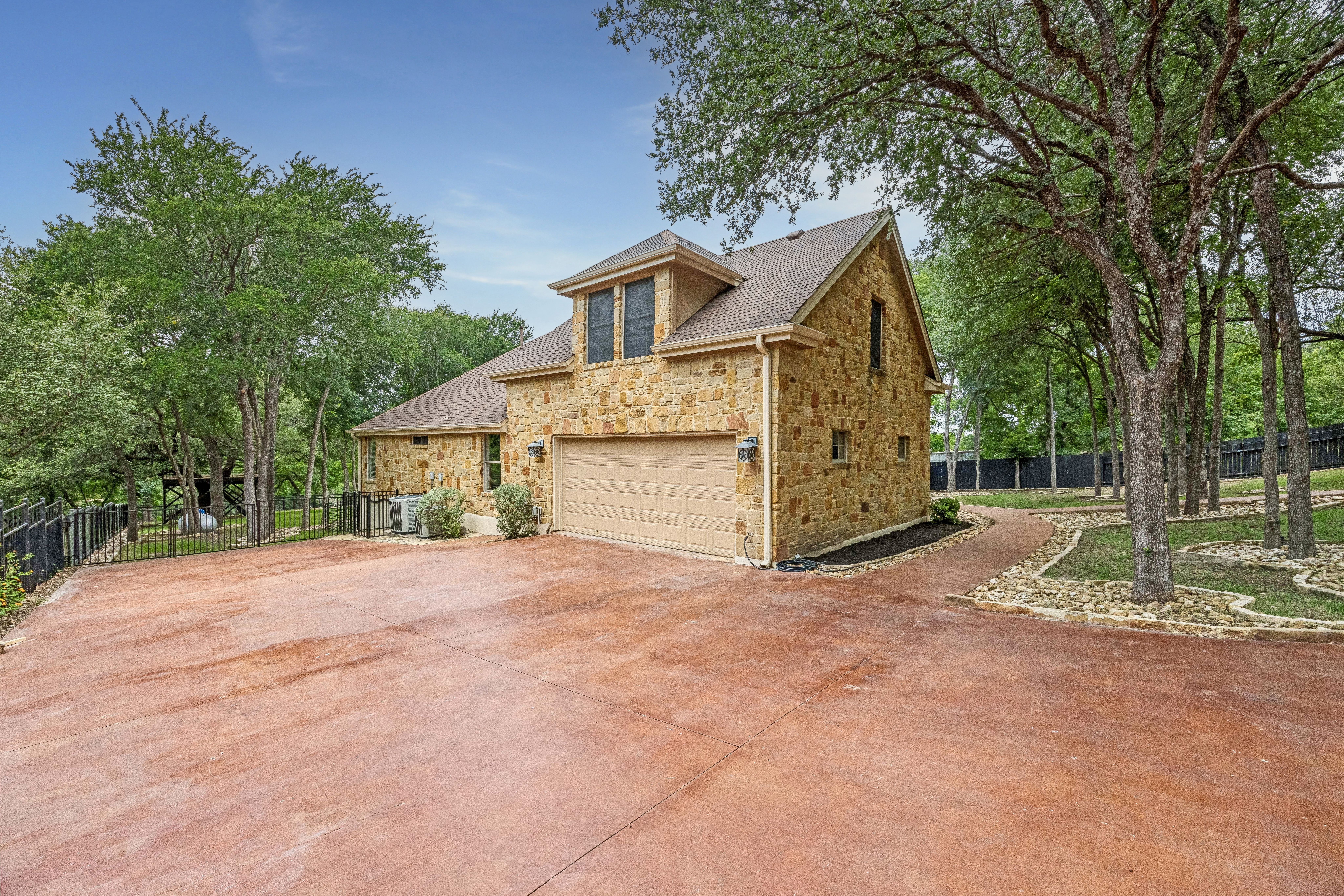 1804 Brushy Bend Drive 