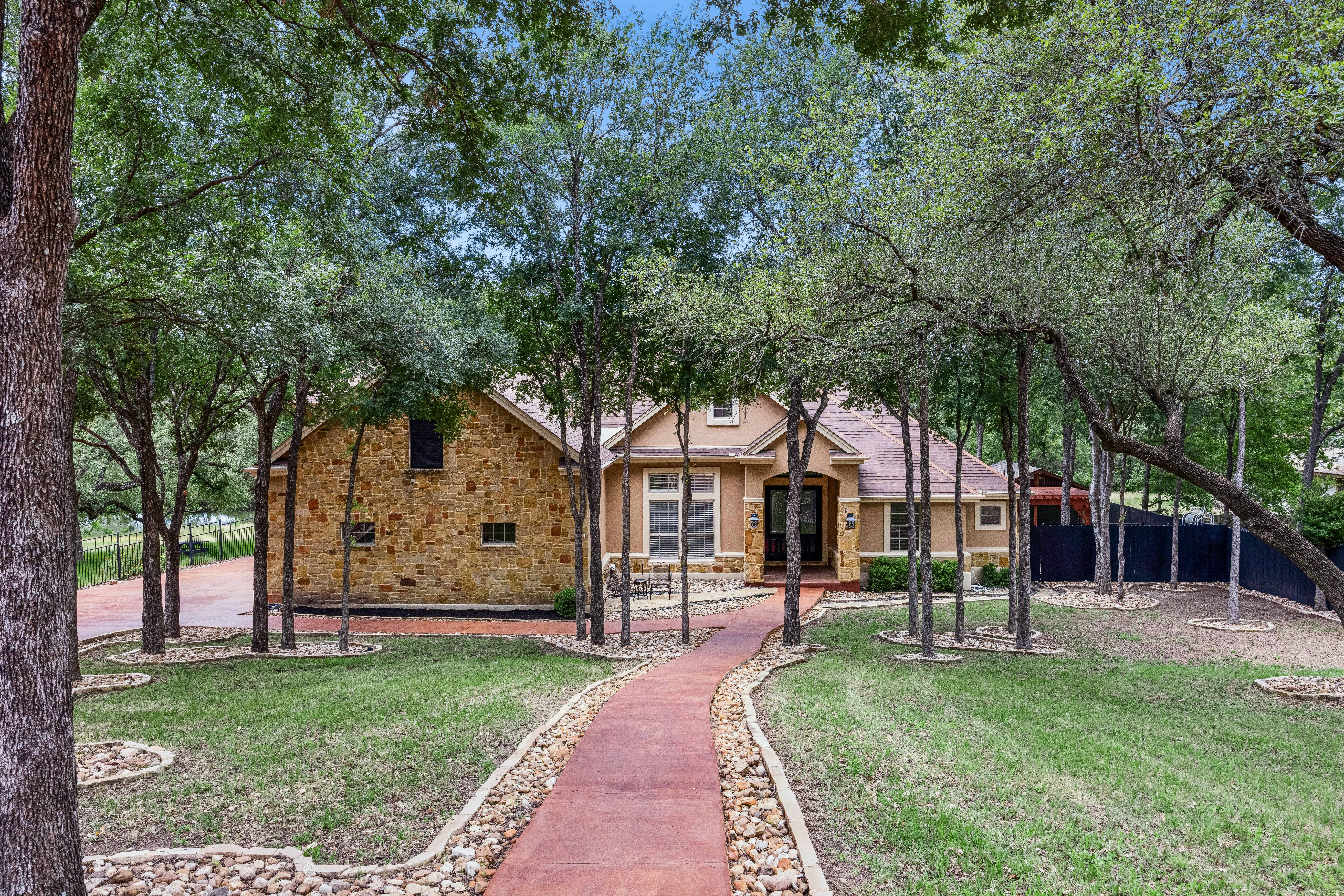 1804 Brushy Bend Drive 