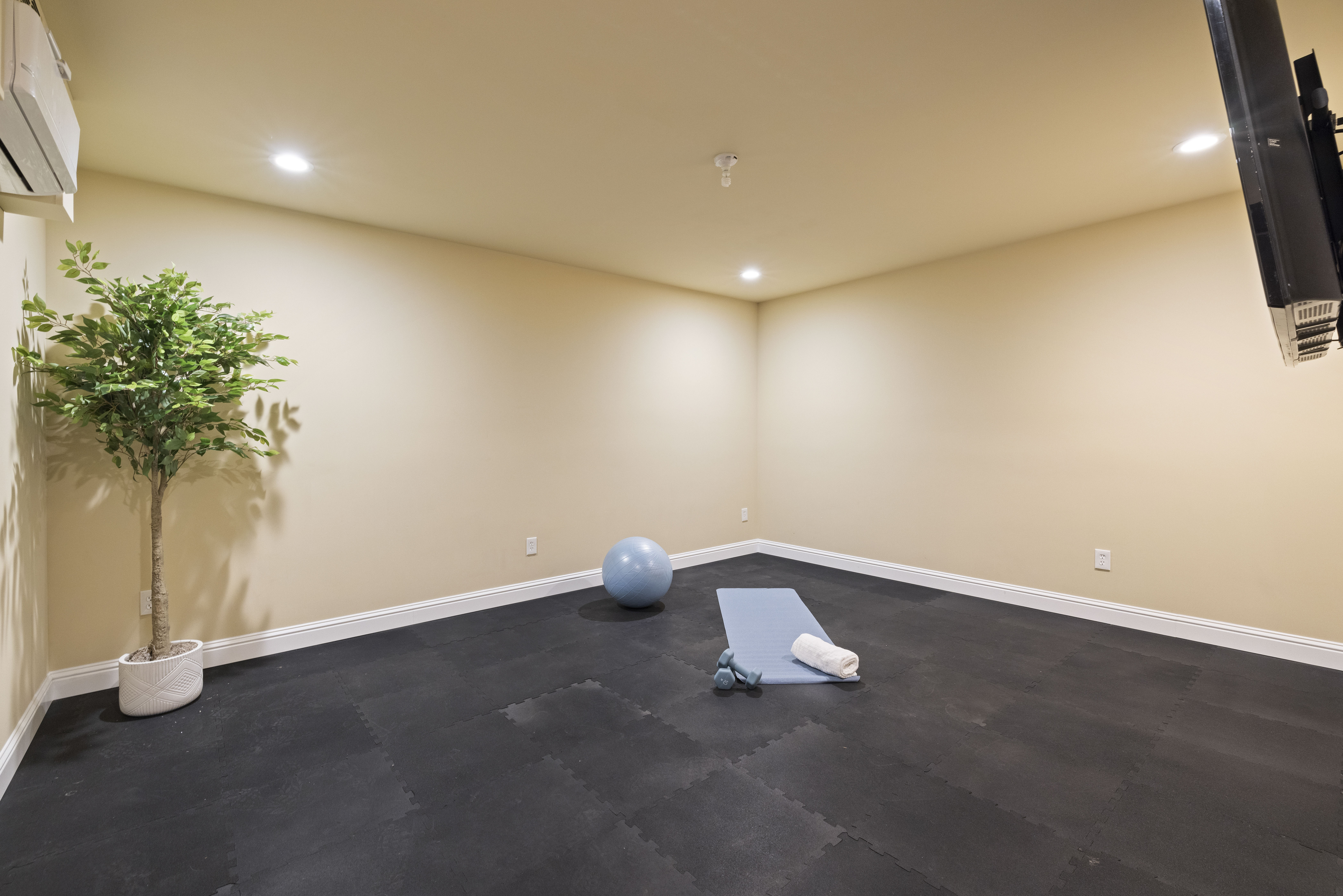 15932 Deep Cut Court