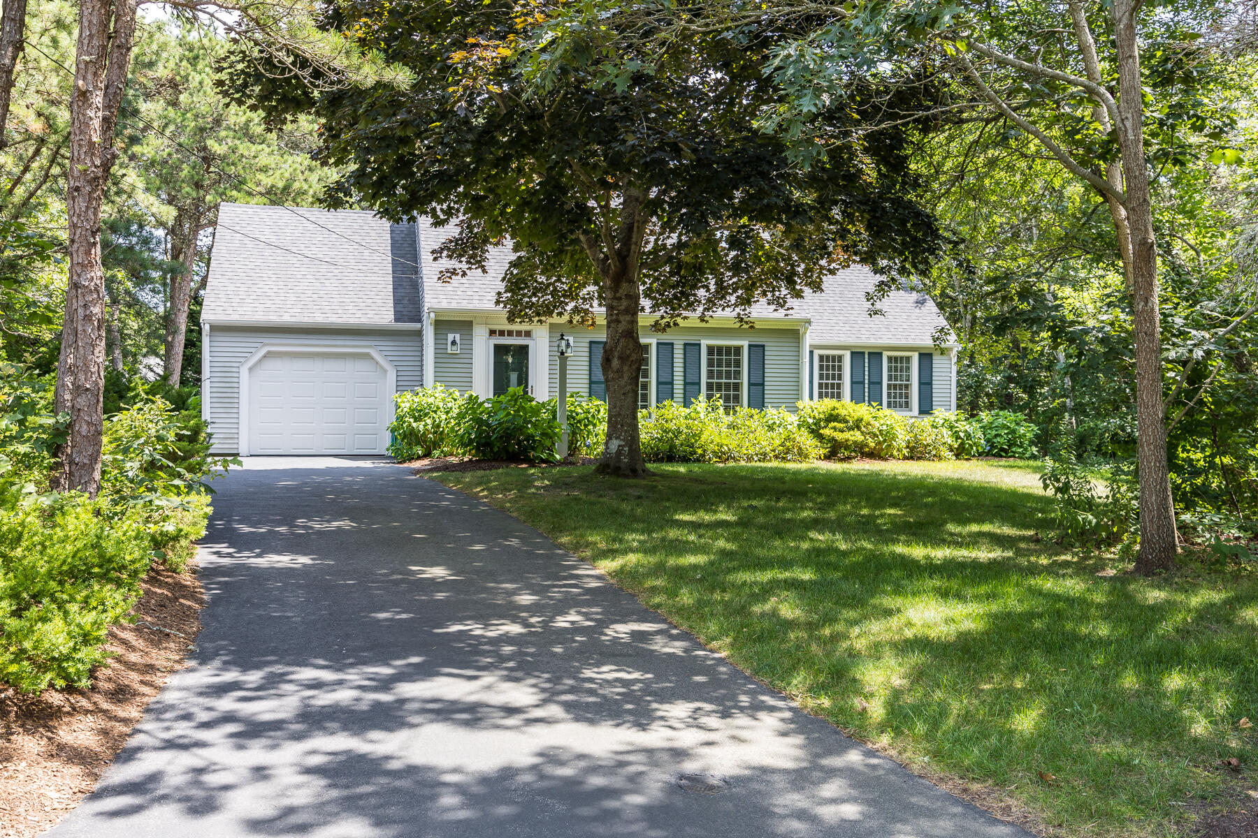 5 Robert Road 