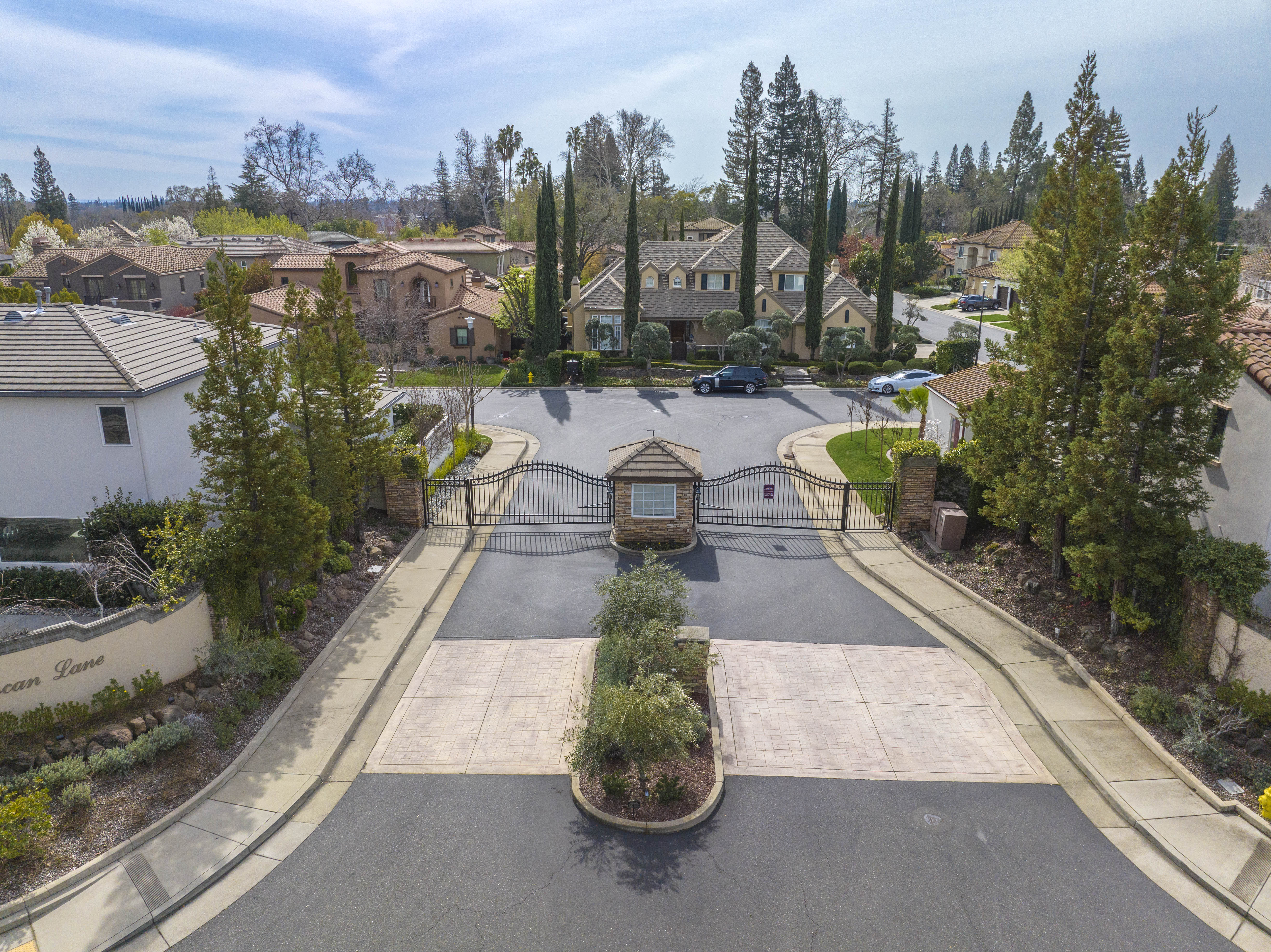 941 Tuscan Lane 