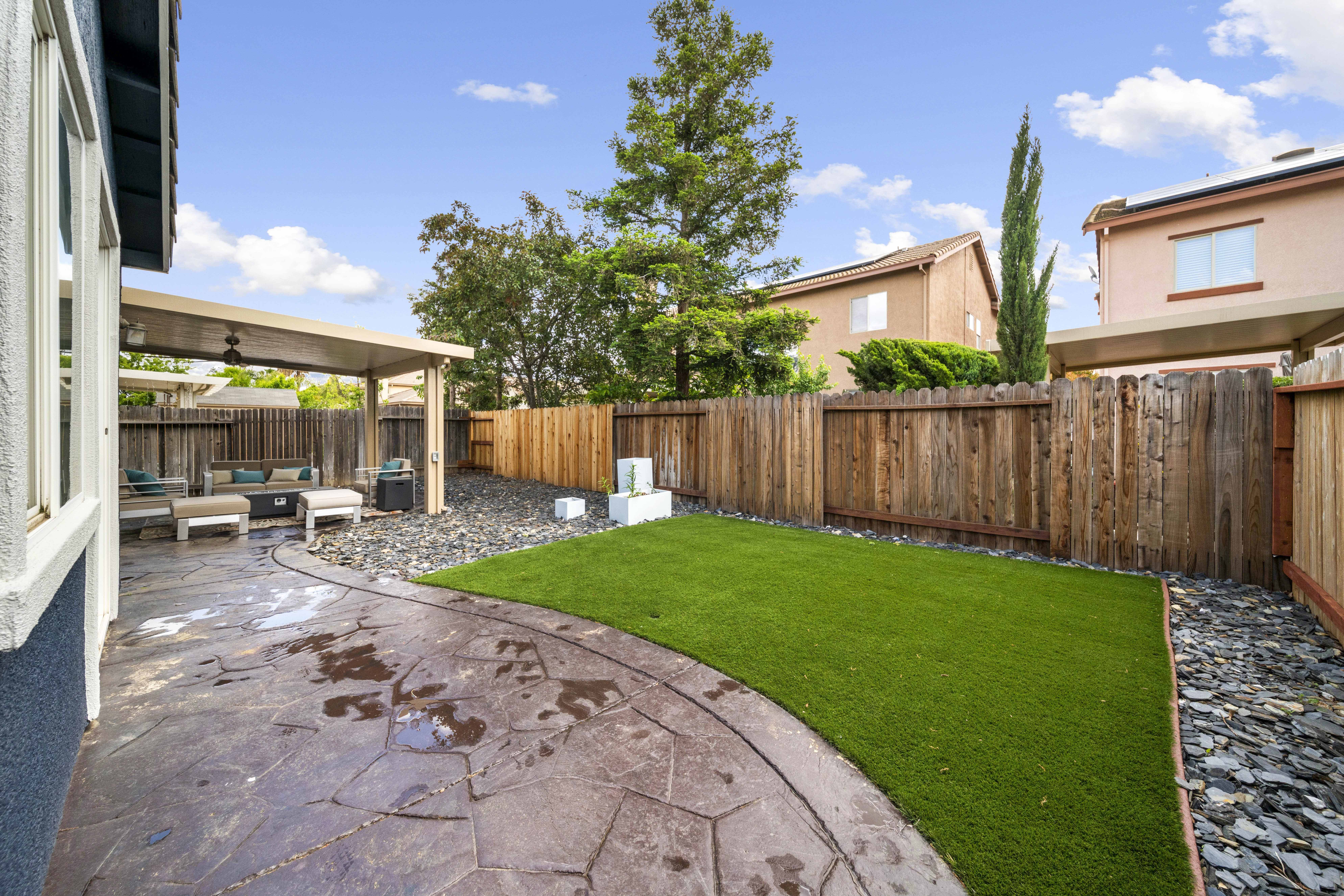 10113 Upshaw Way 