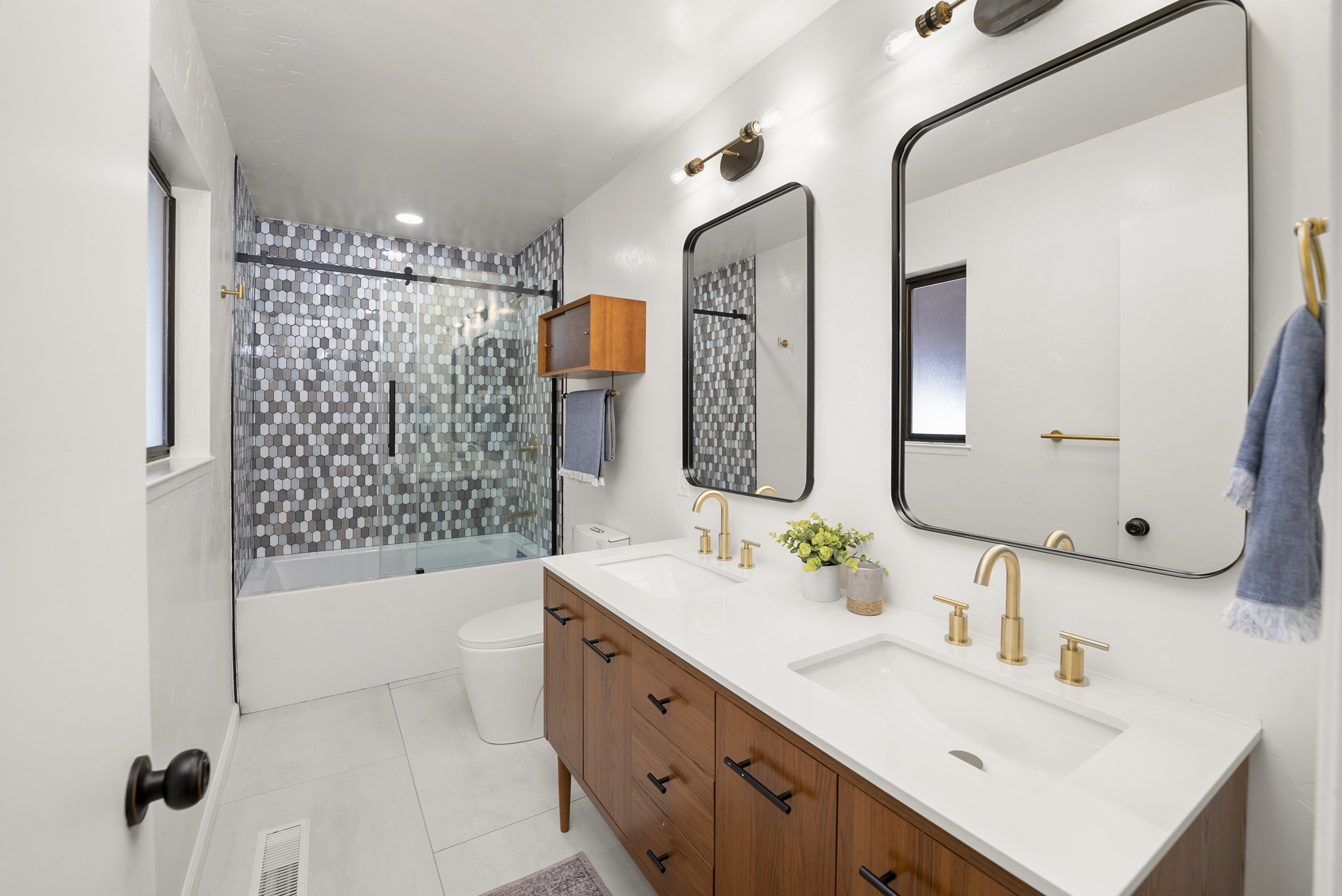 2831 Royal Park Drive 