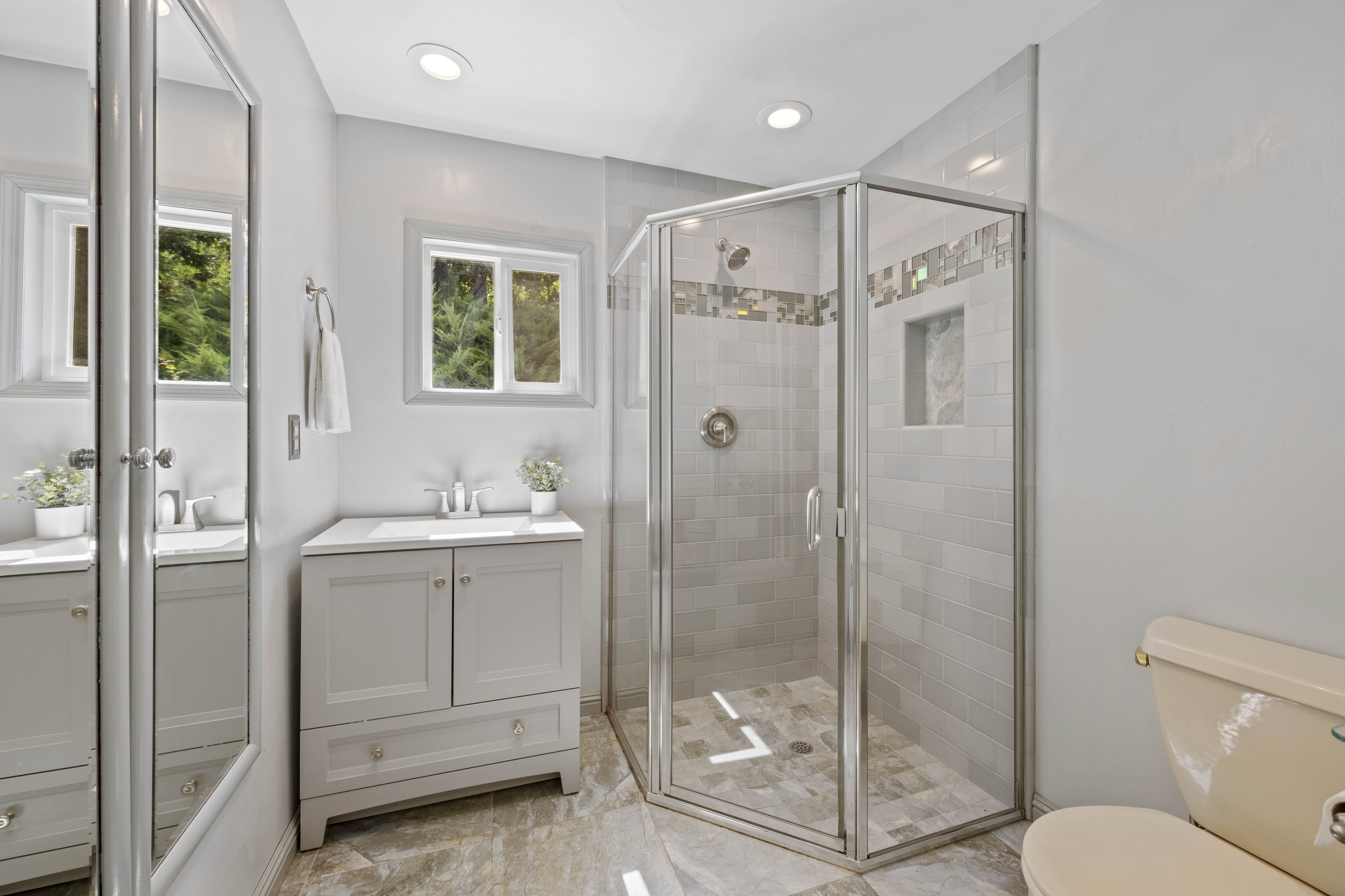 4344 Bumble Bee Lane 