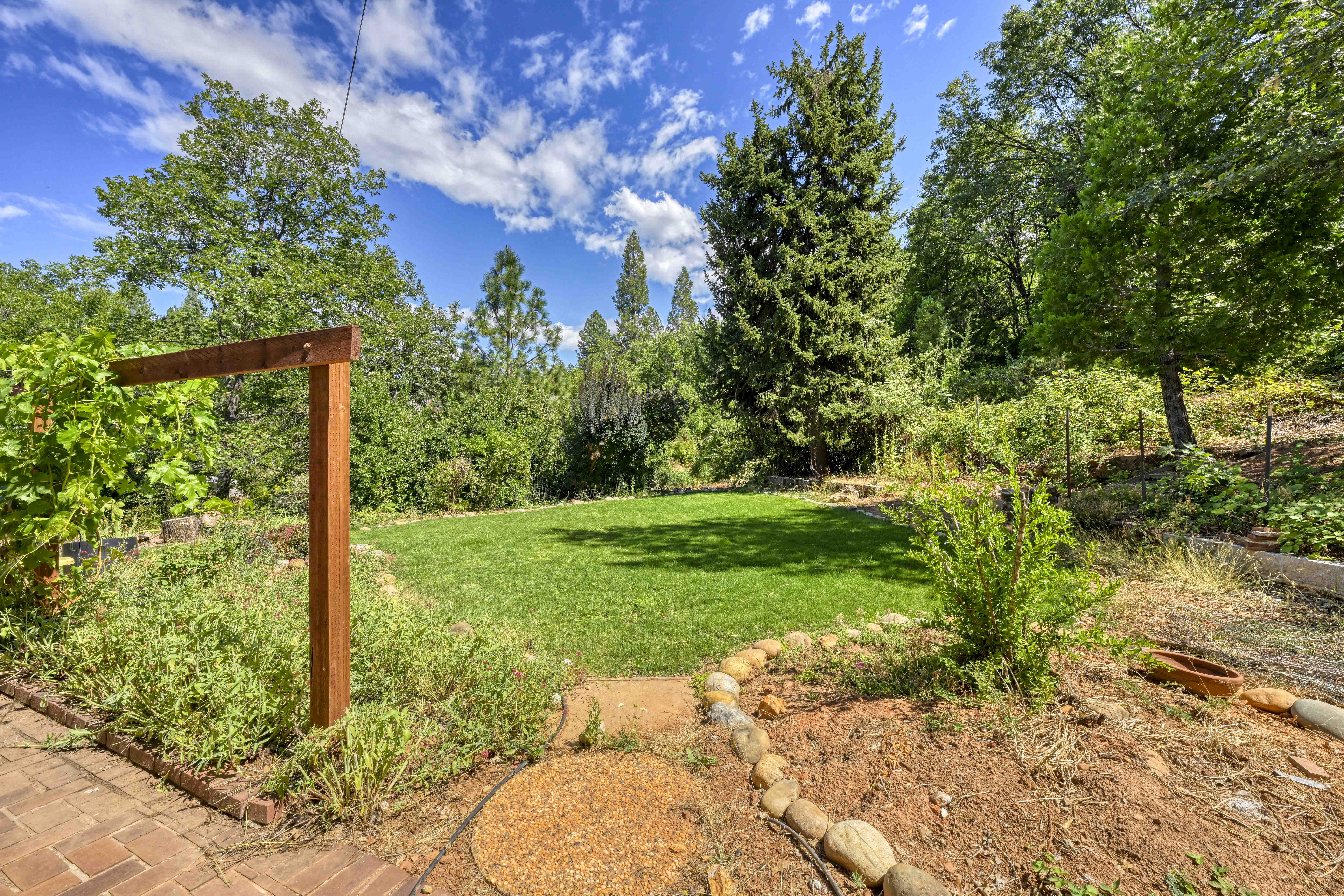 4344 Bumble Bee Lane 