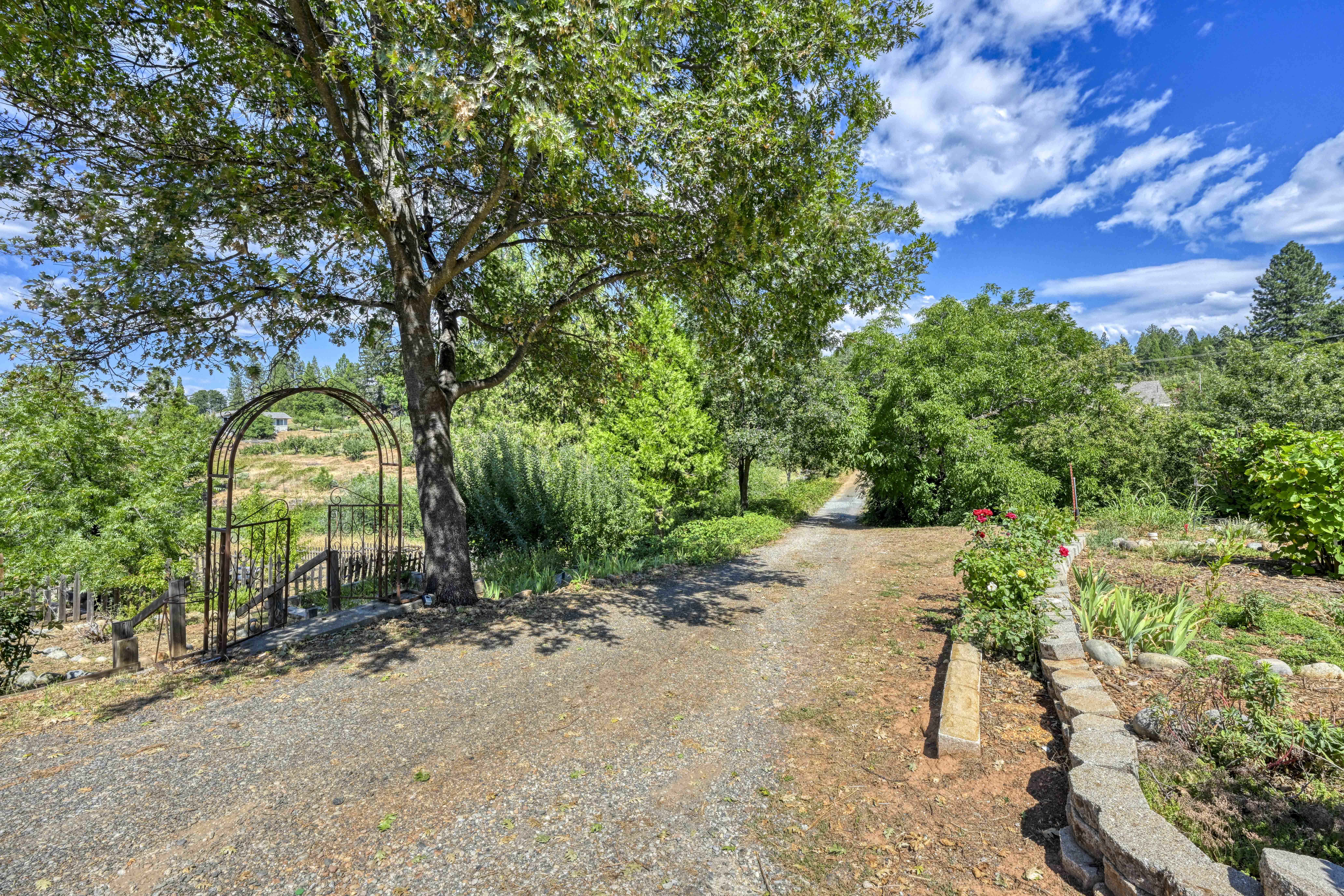 4344 Bumble Bee Lane 