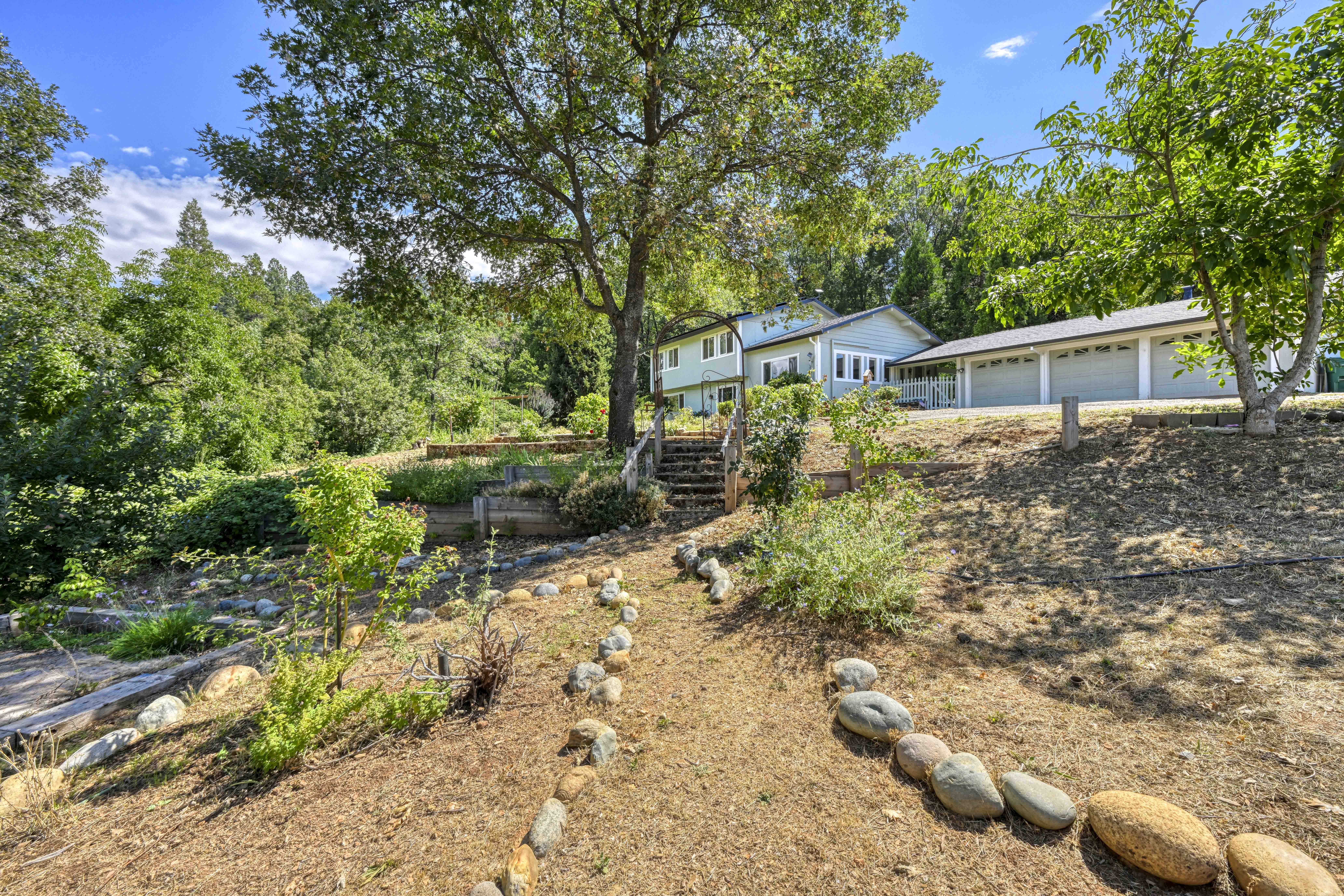 4344 Bumble Bee Lane 