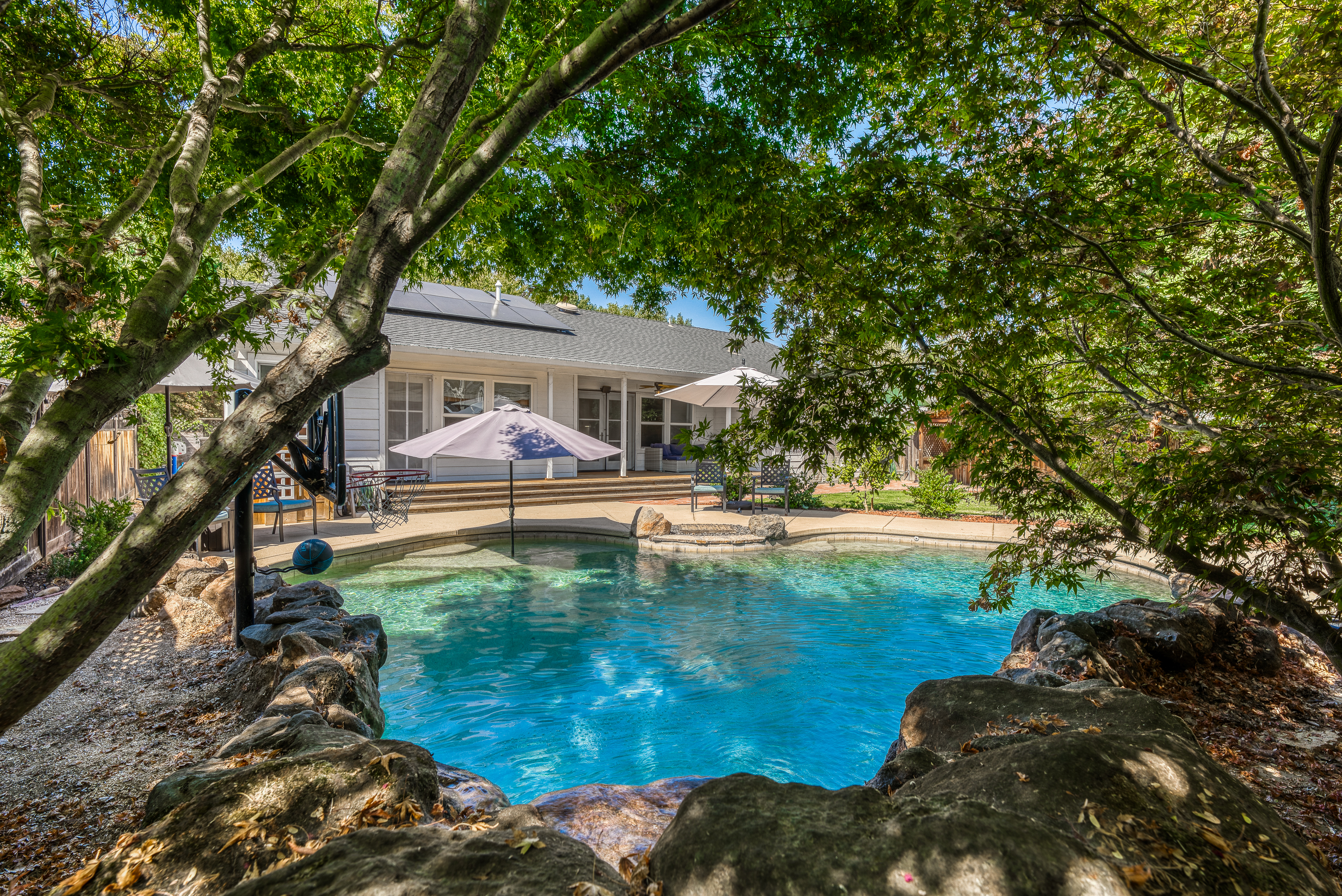 1005 Maple Avenue 