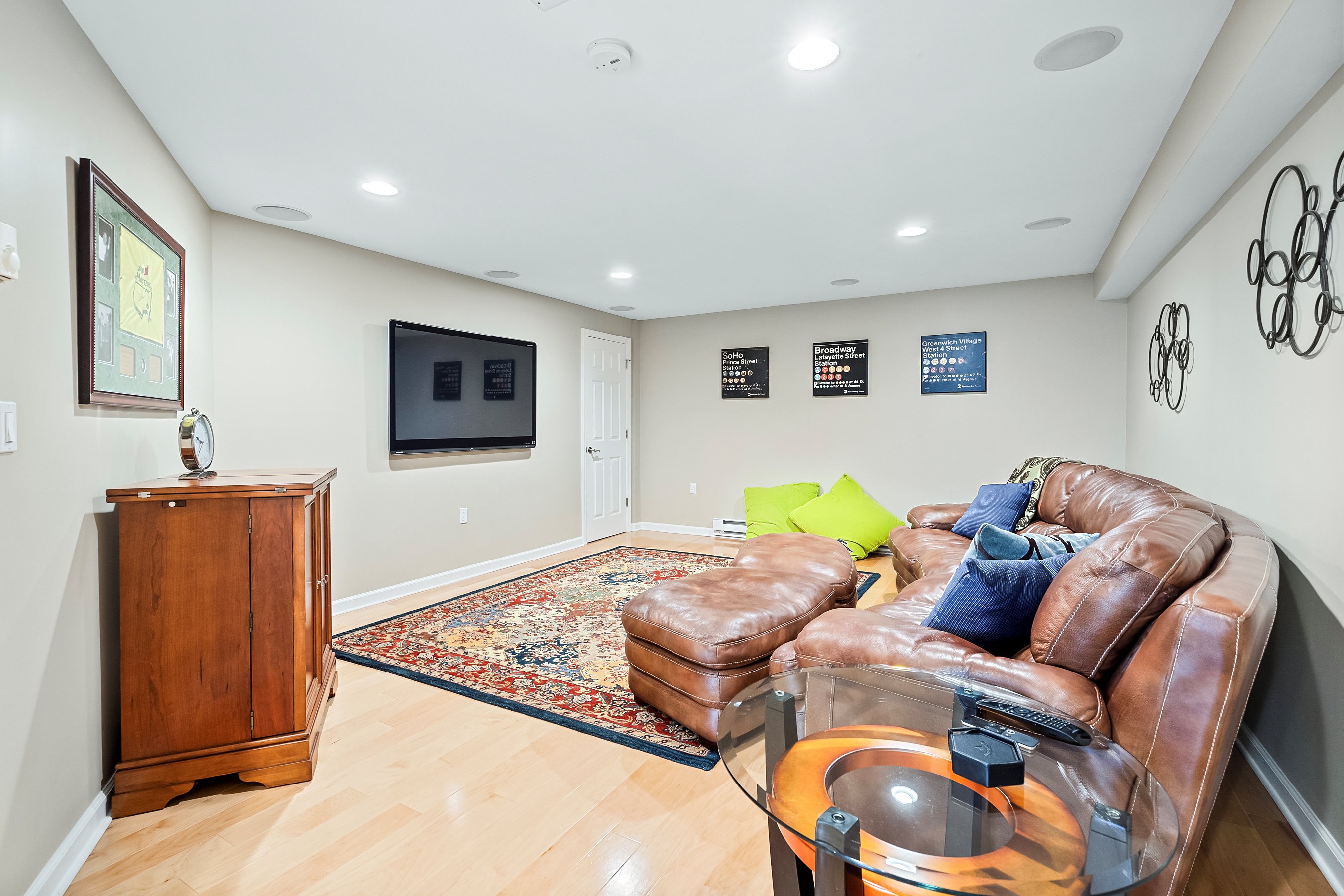 216 Jensen  Ct