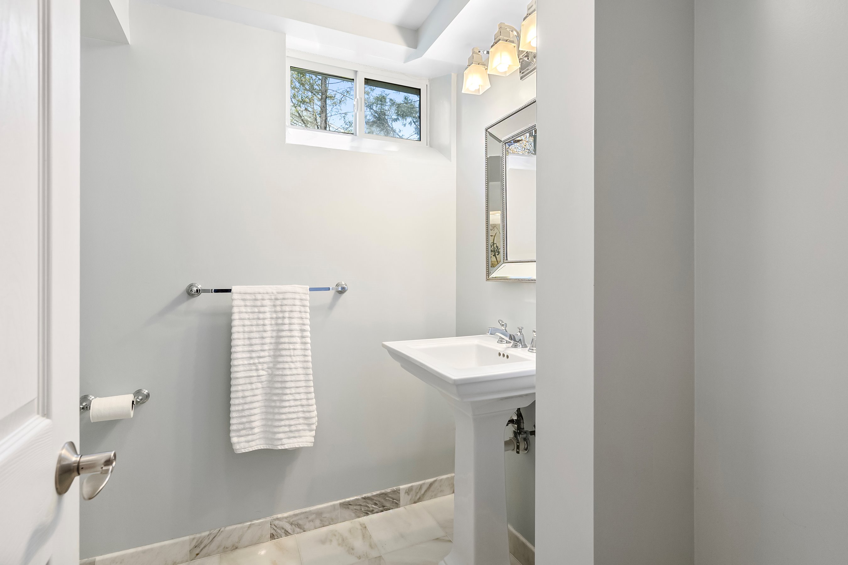 216 Jensen  Ct