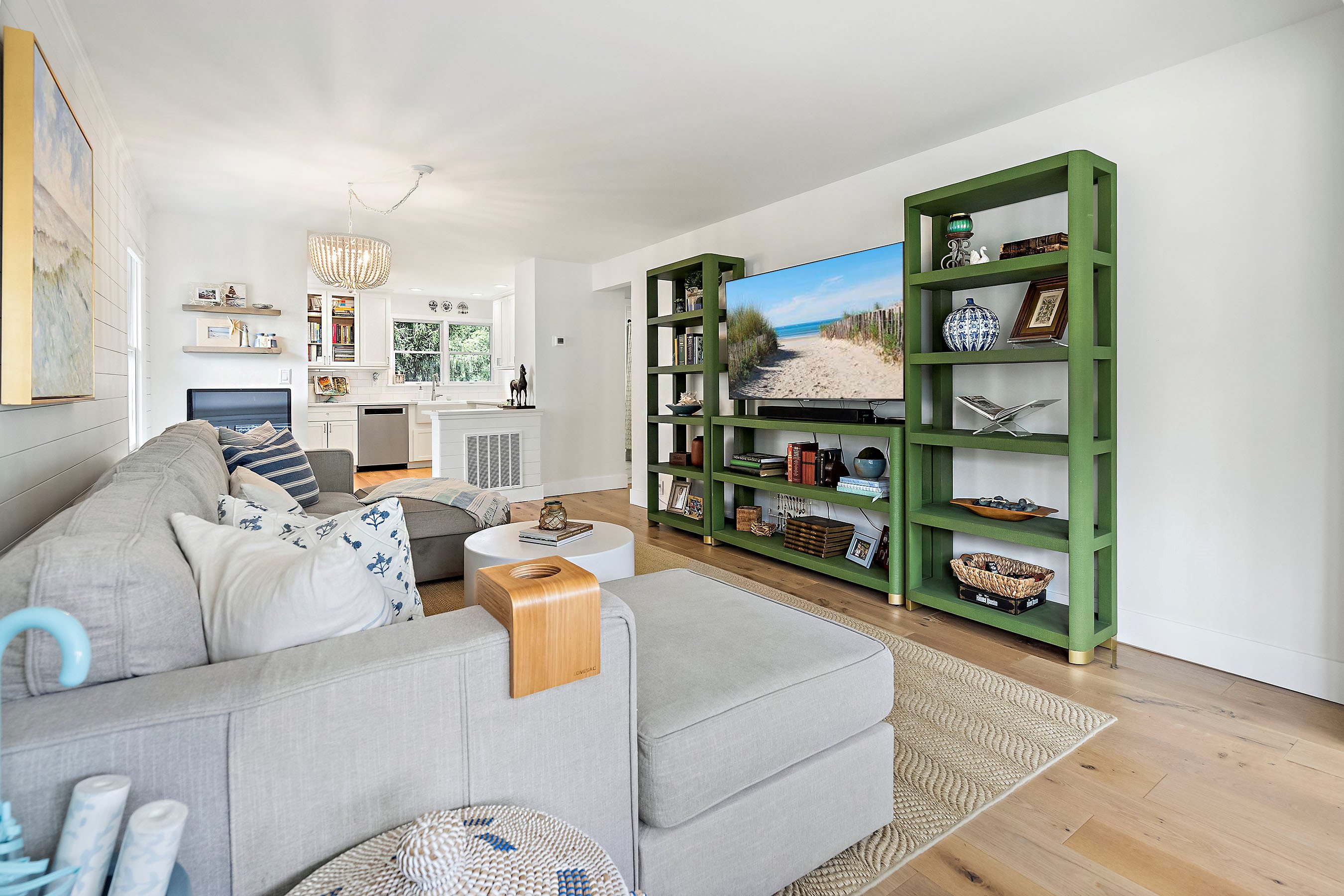 257 Third St