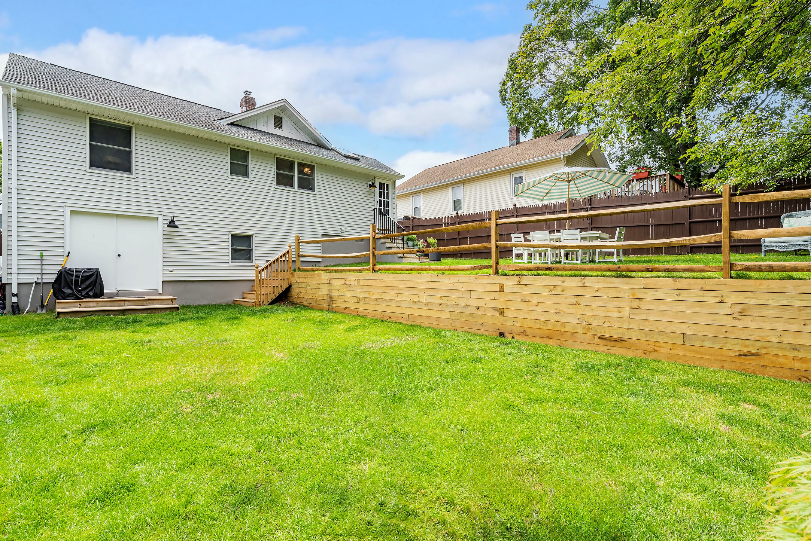 257 Third St