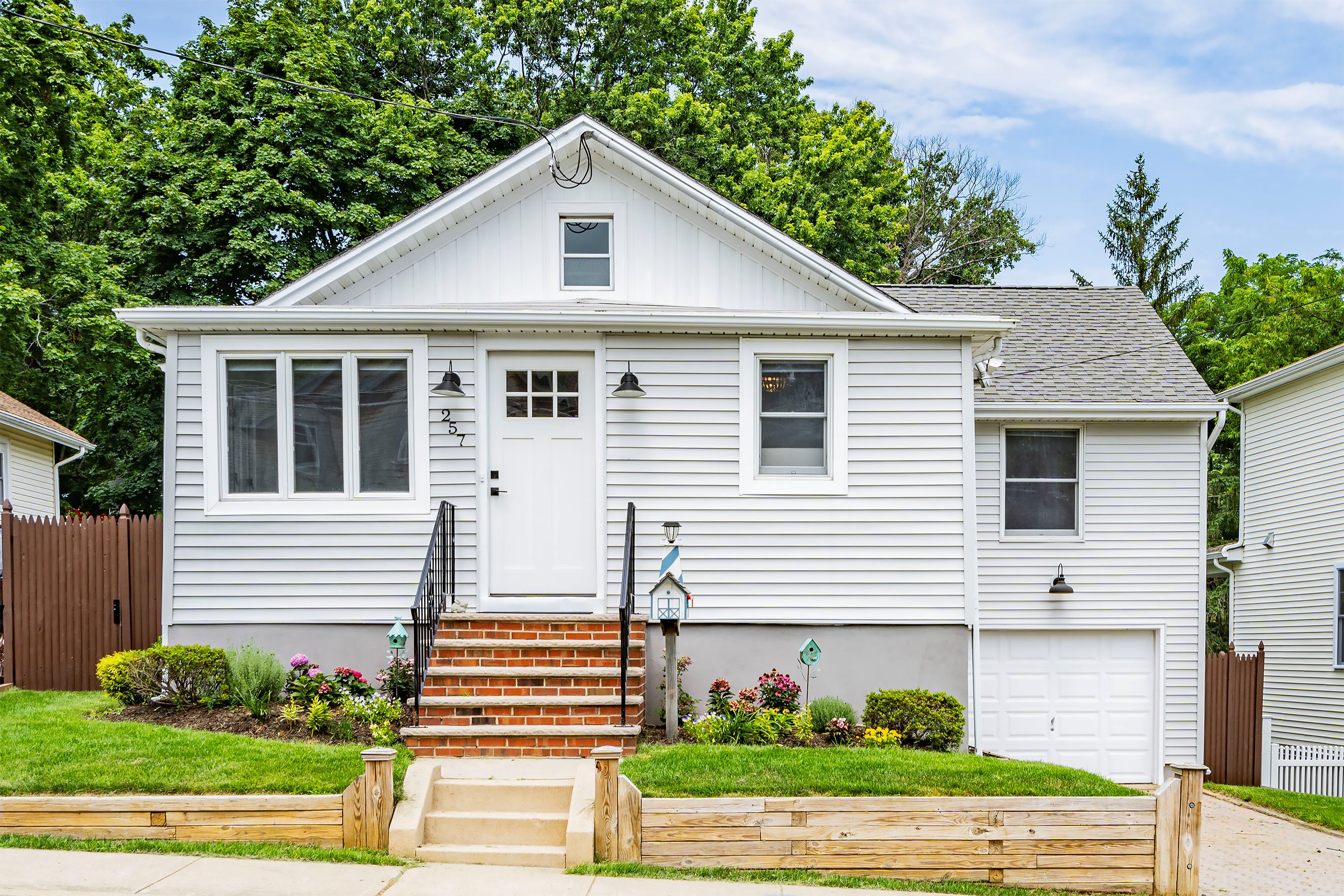 257 Third St