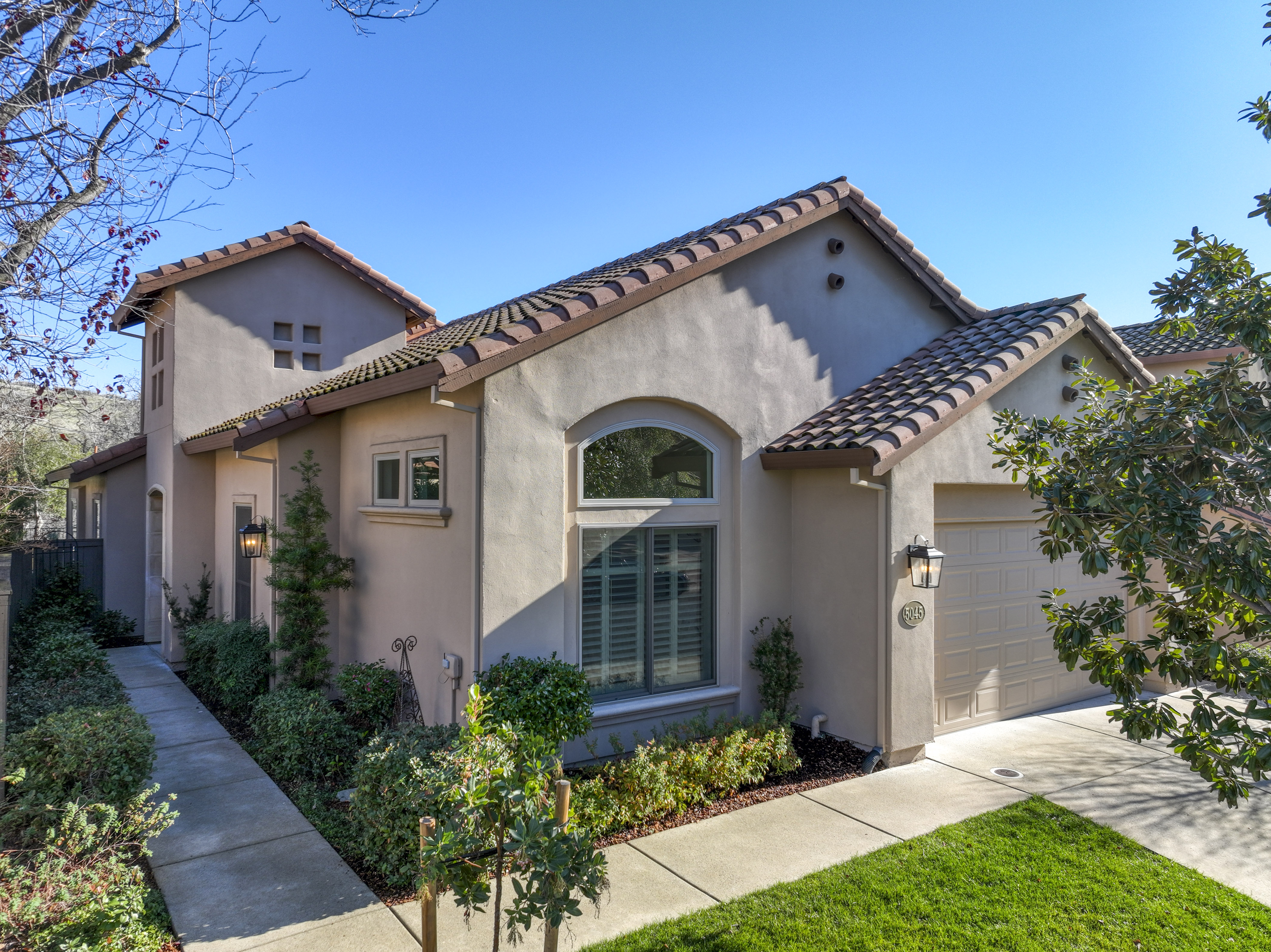 5045 Mertola Drive 