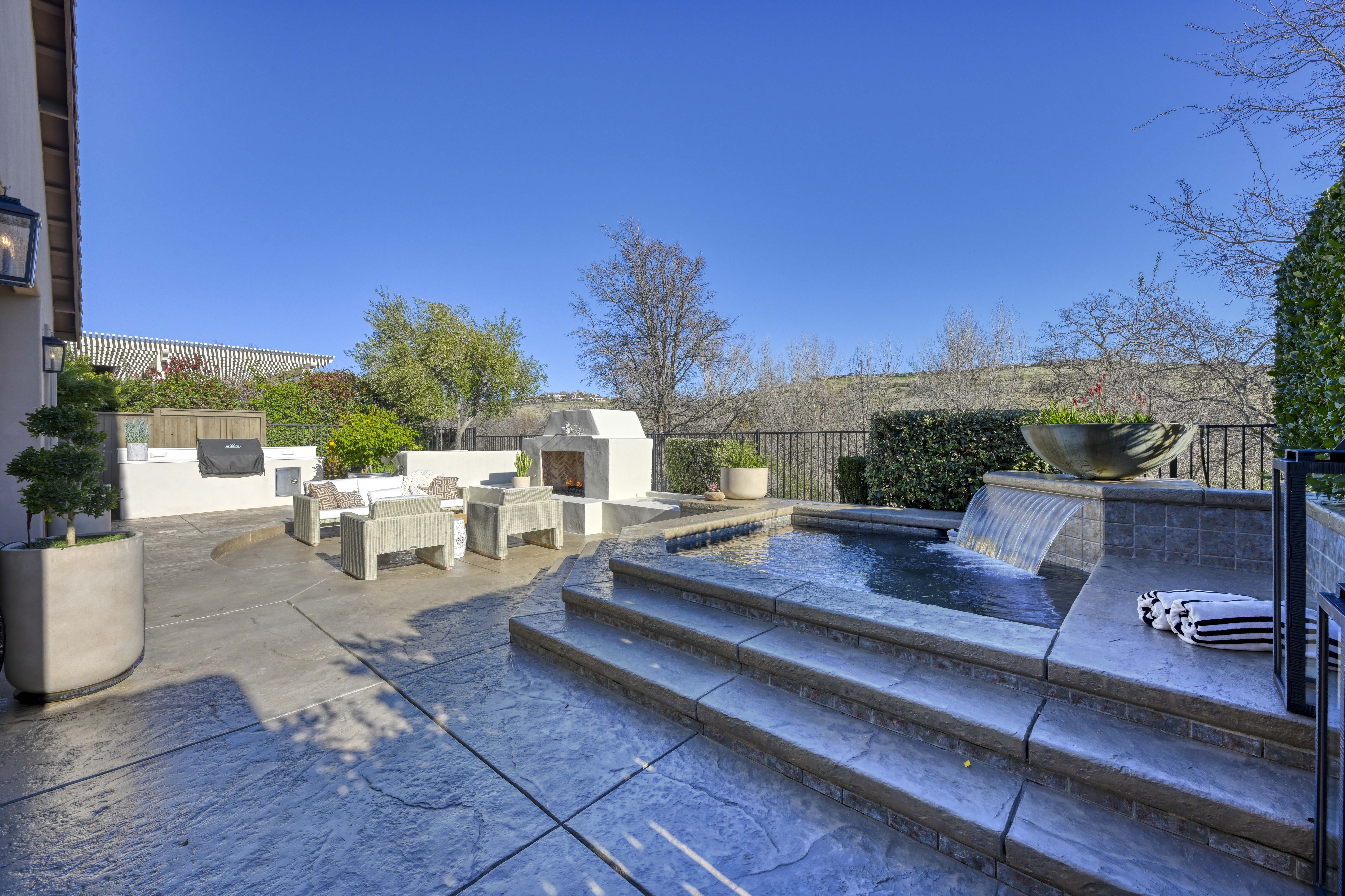 5045 Mertola Drive 