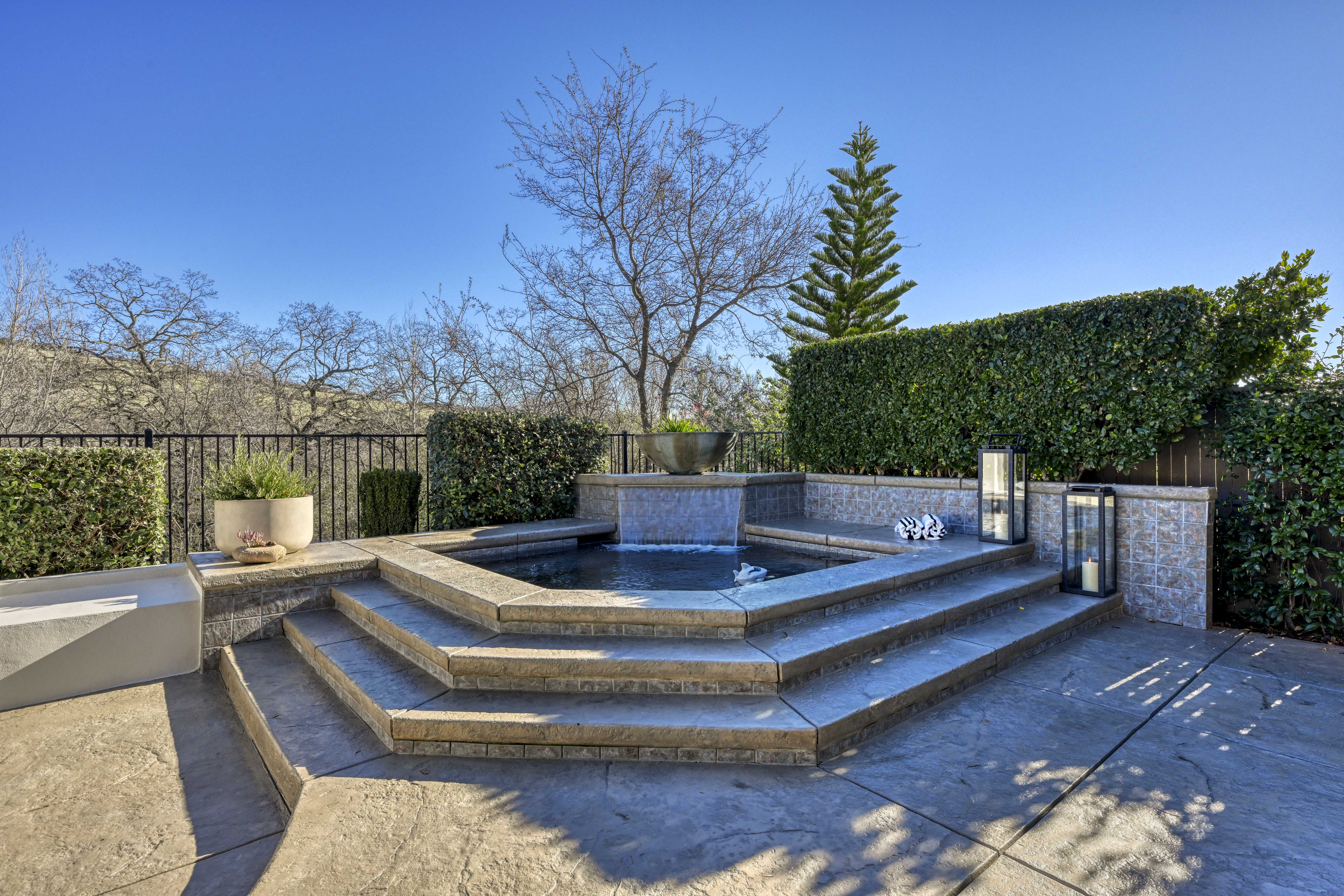 5045 Mertola Drive 