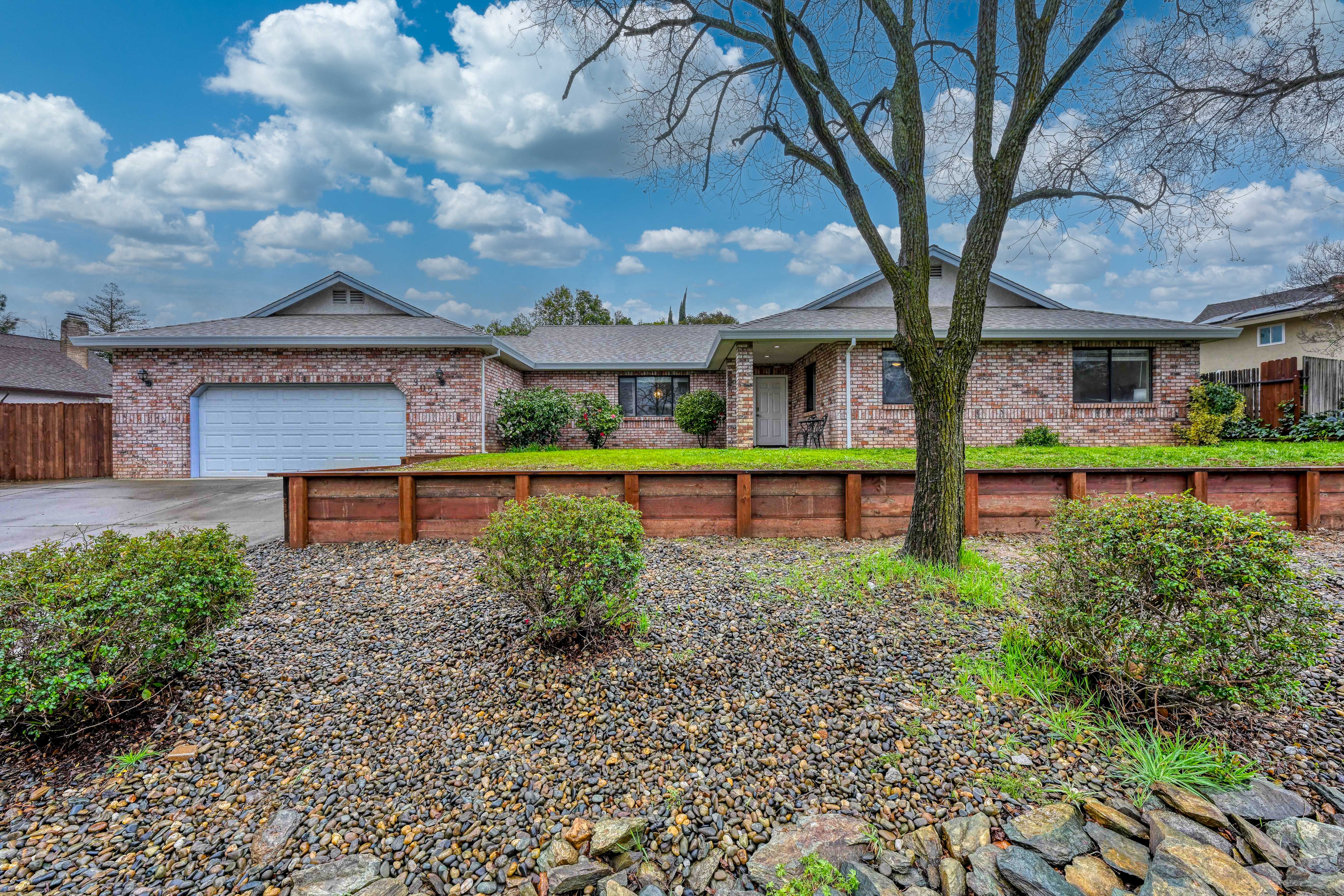 3021 Warren Lane 