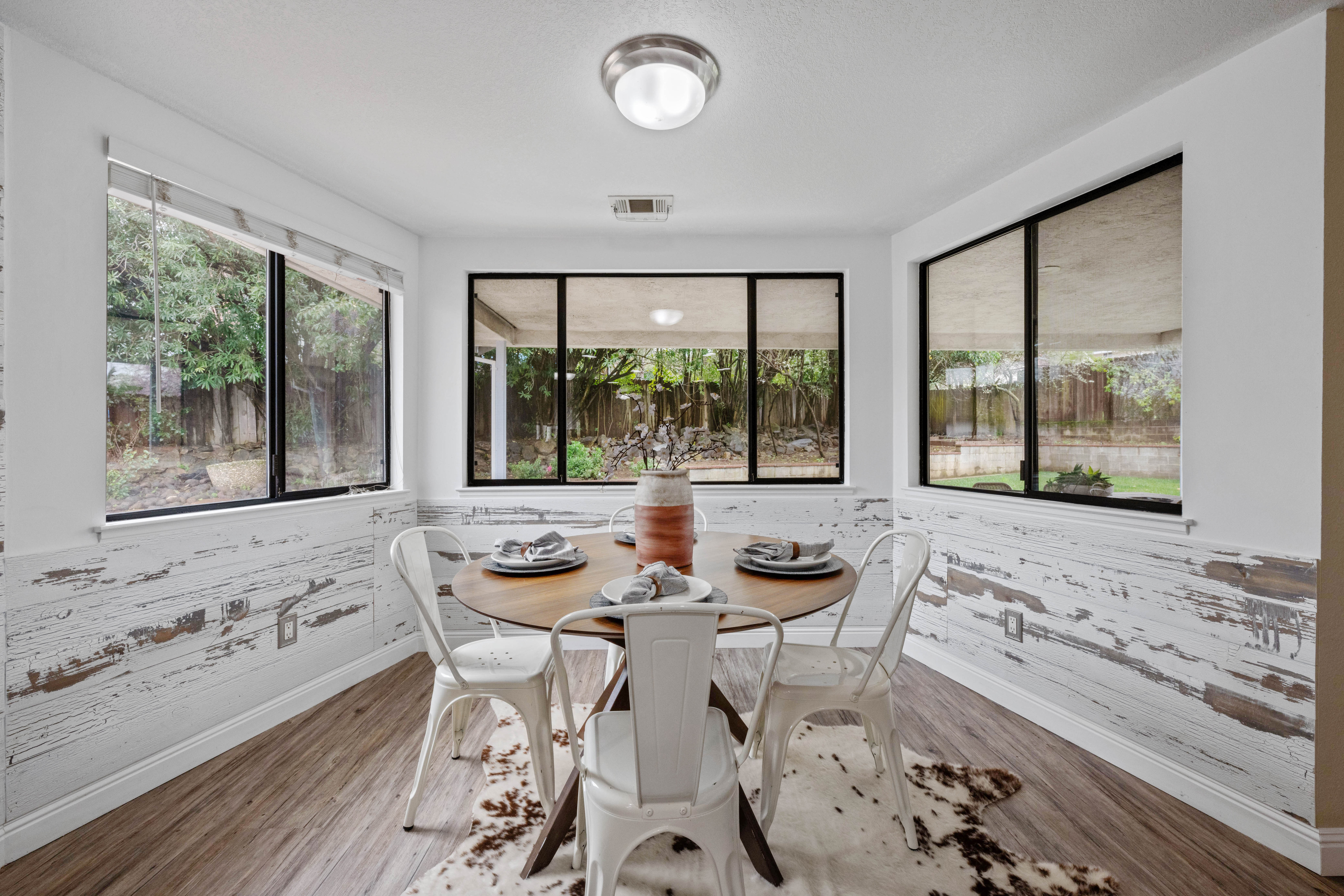 3021 Warren Lane 