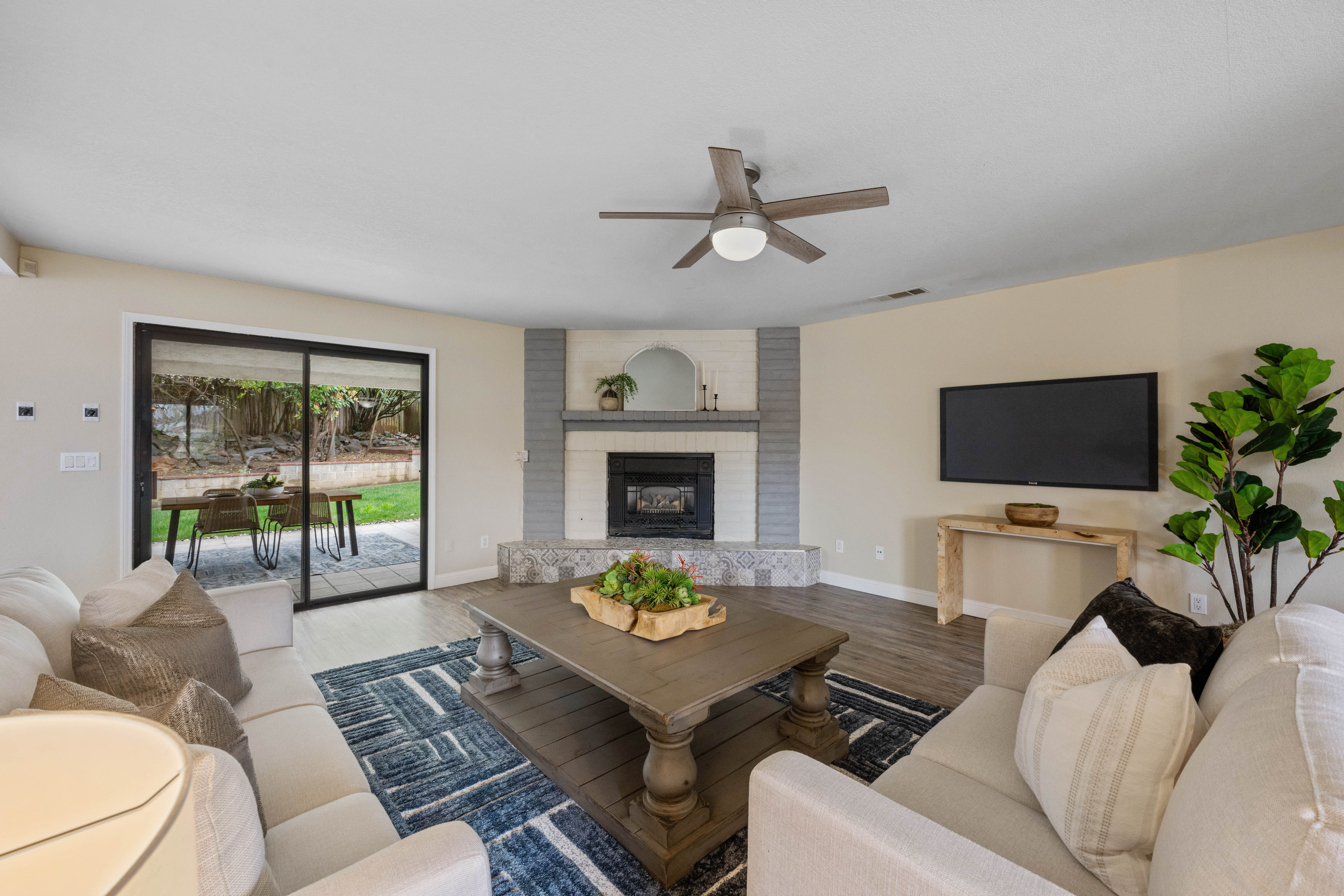 3021 Warren Lane 