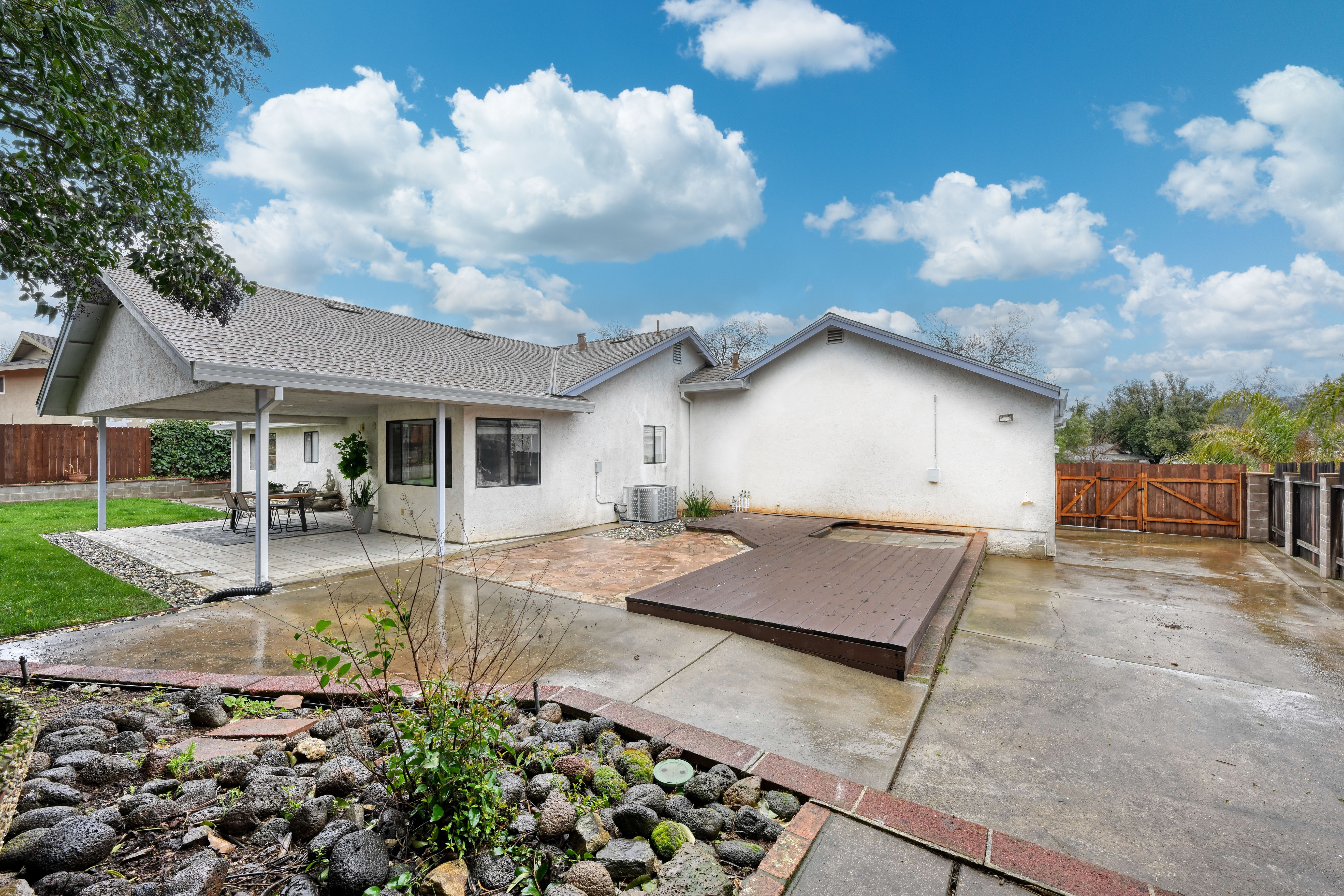 3021 Warren Lane 