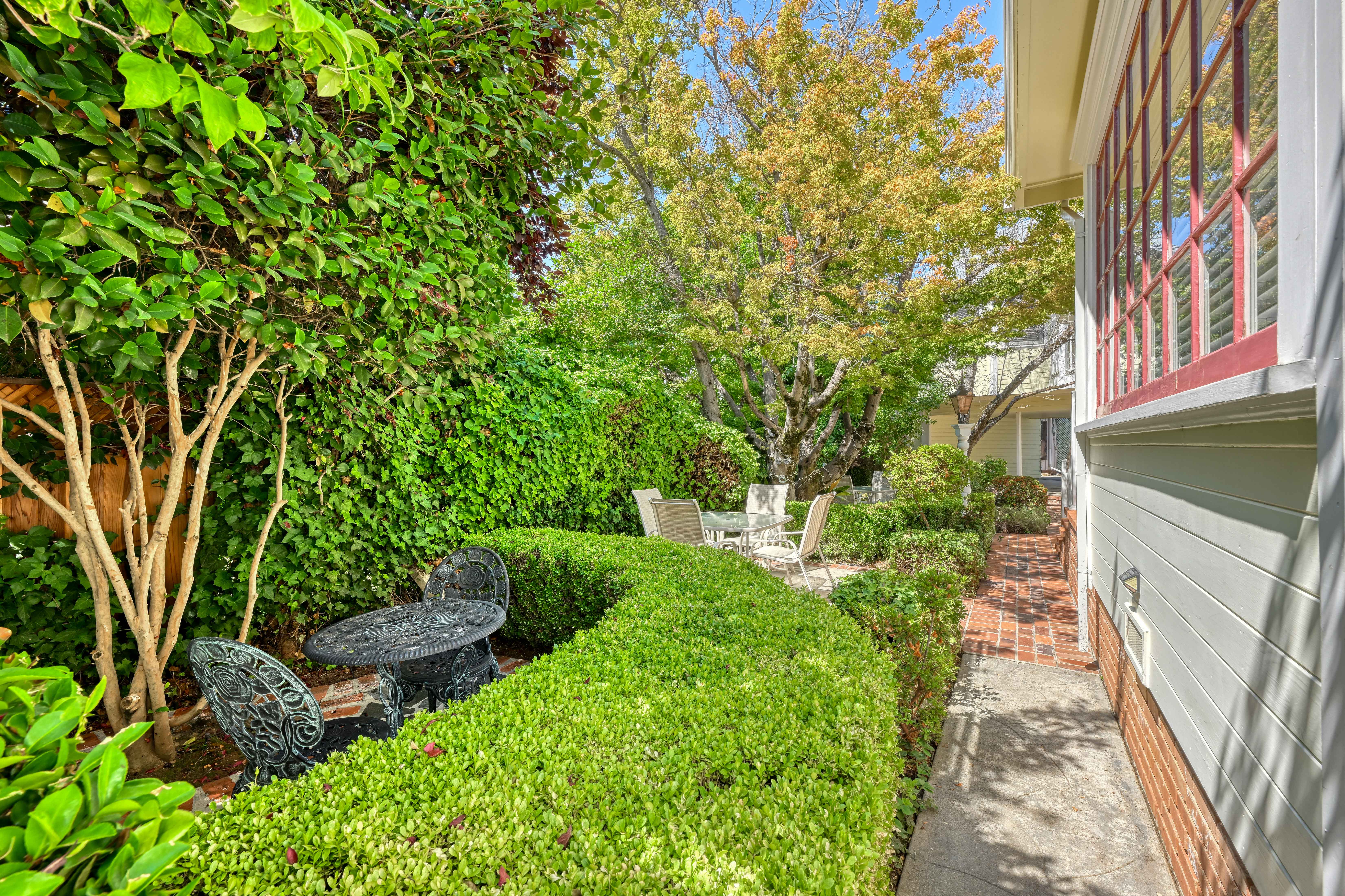 77 Main Street 