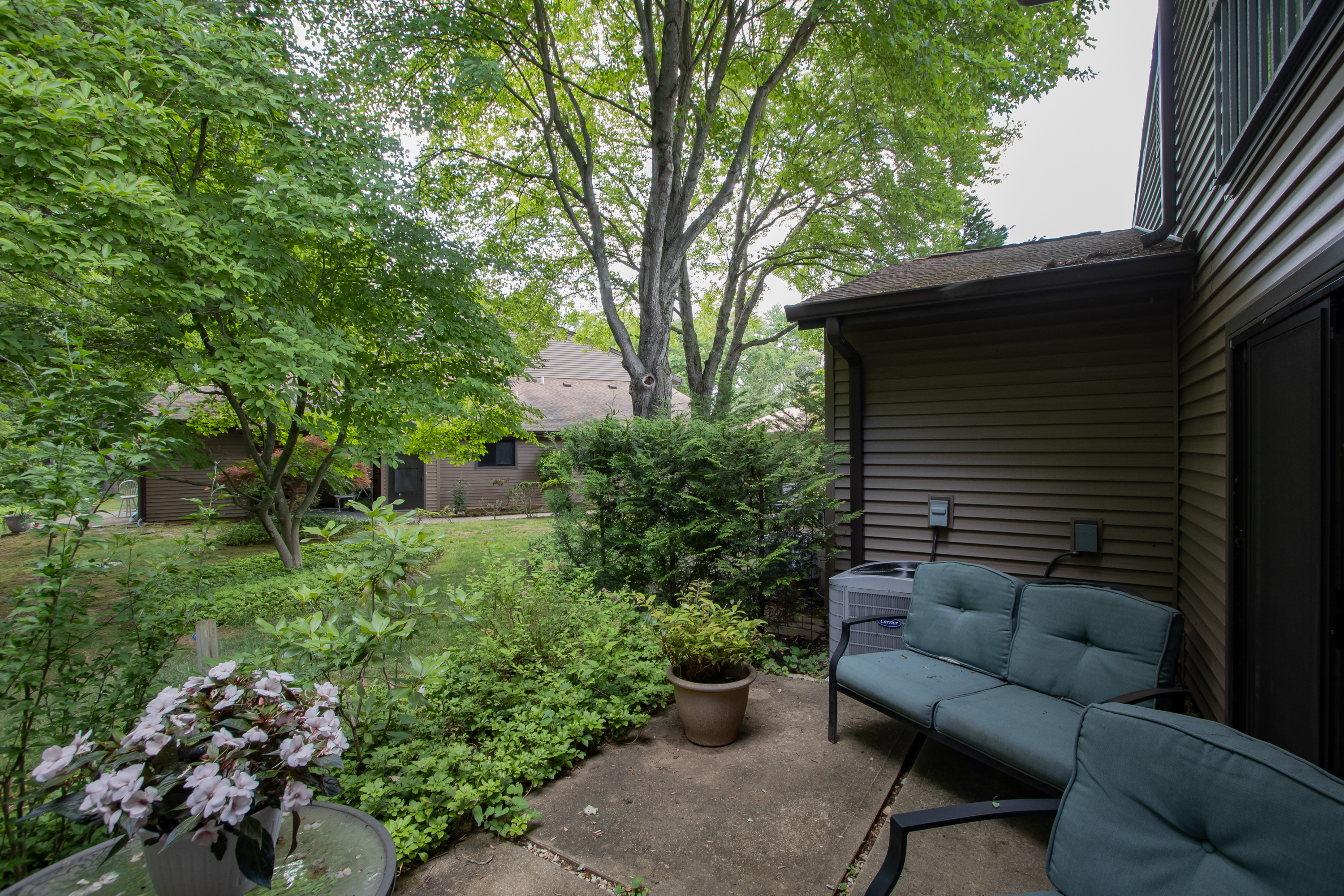 10 Friendship Ct