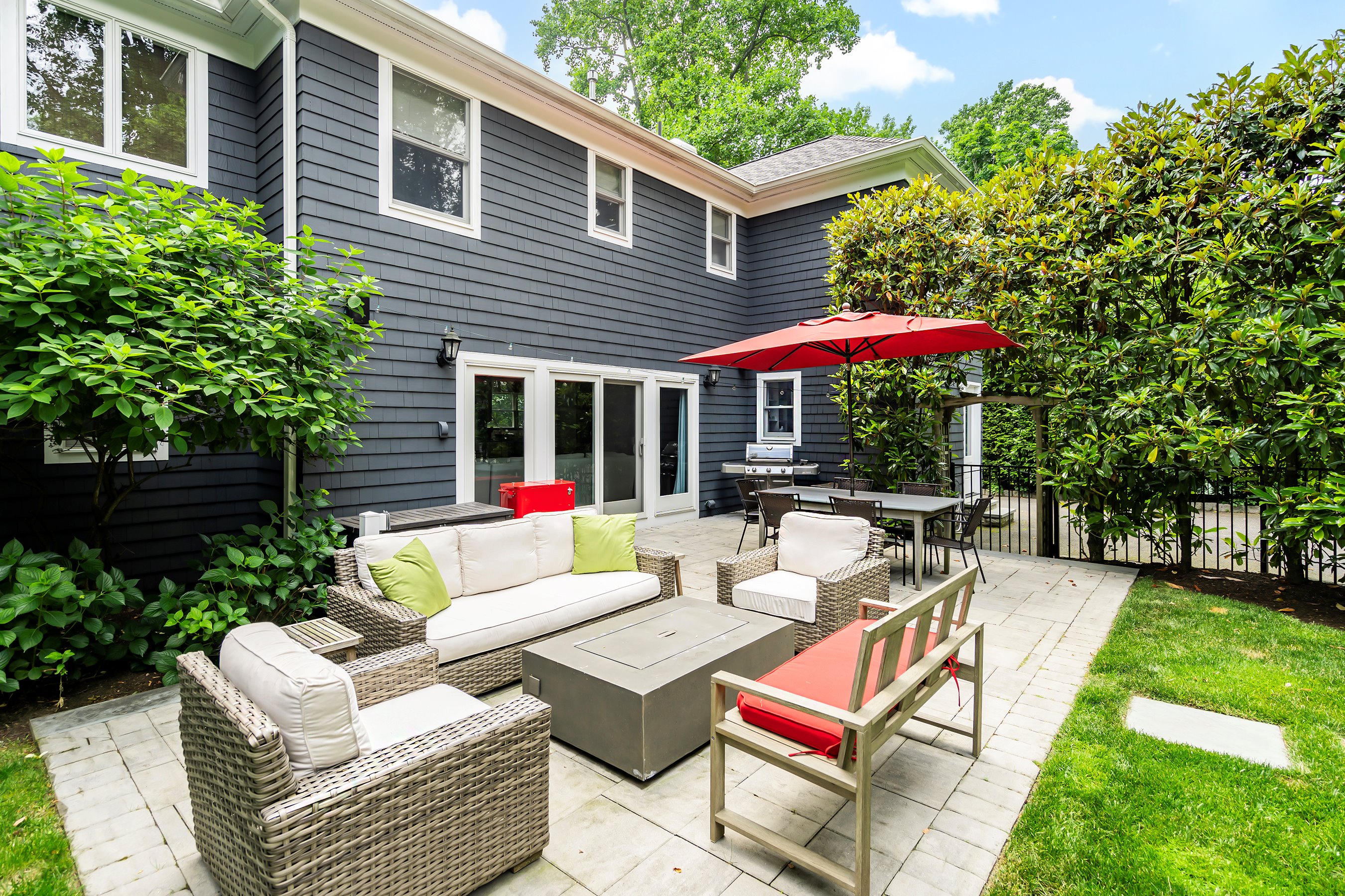 33 S Woodland Dr