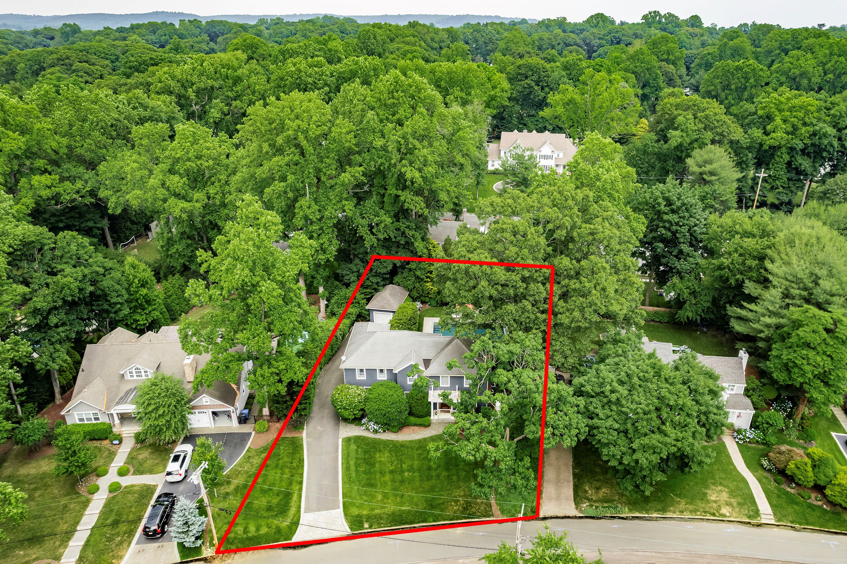 33 S Woodland Dr