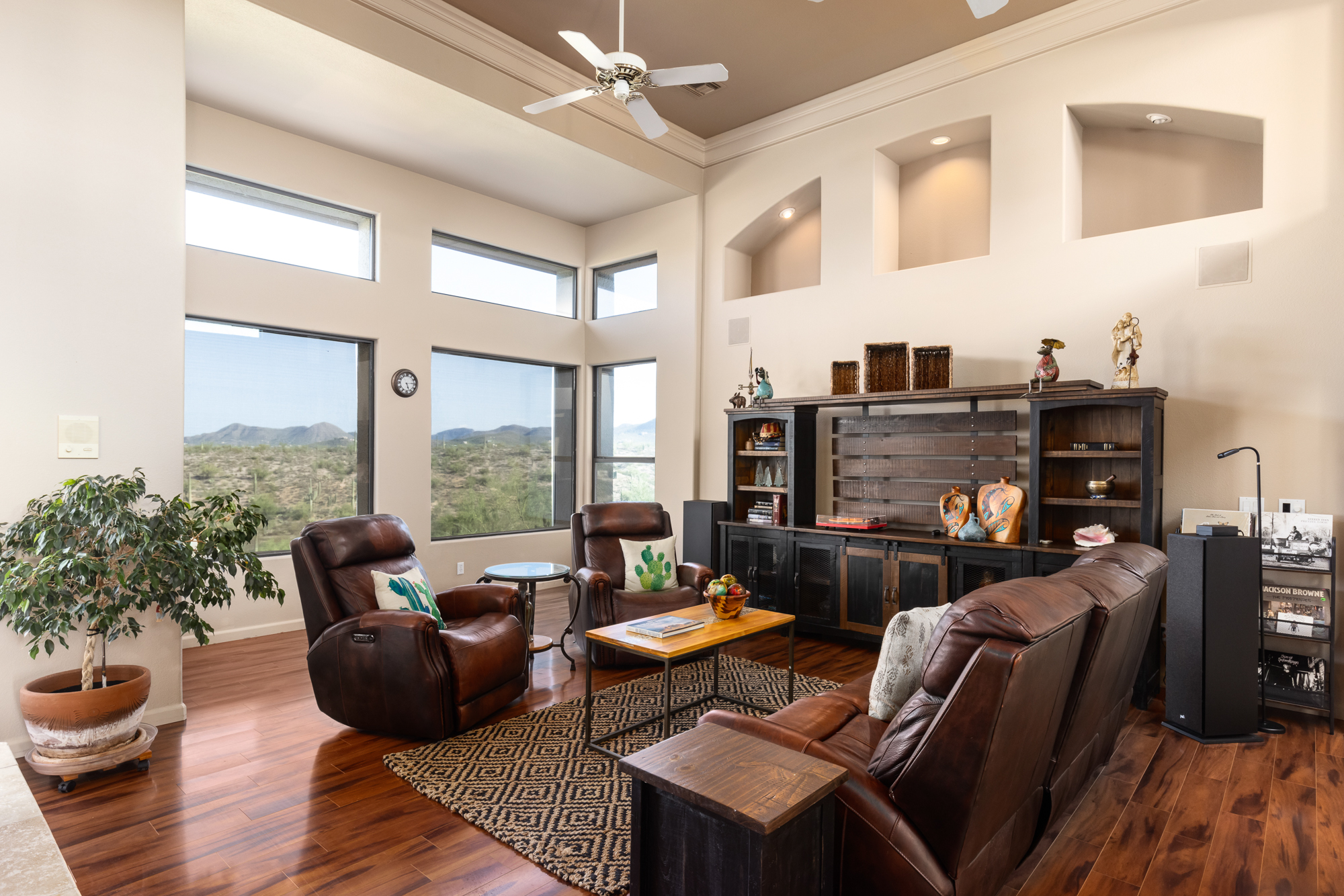 5135 W Paseo Del Campo 