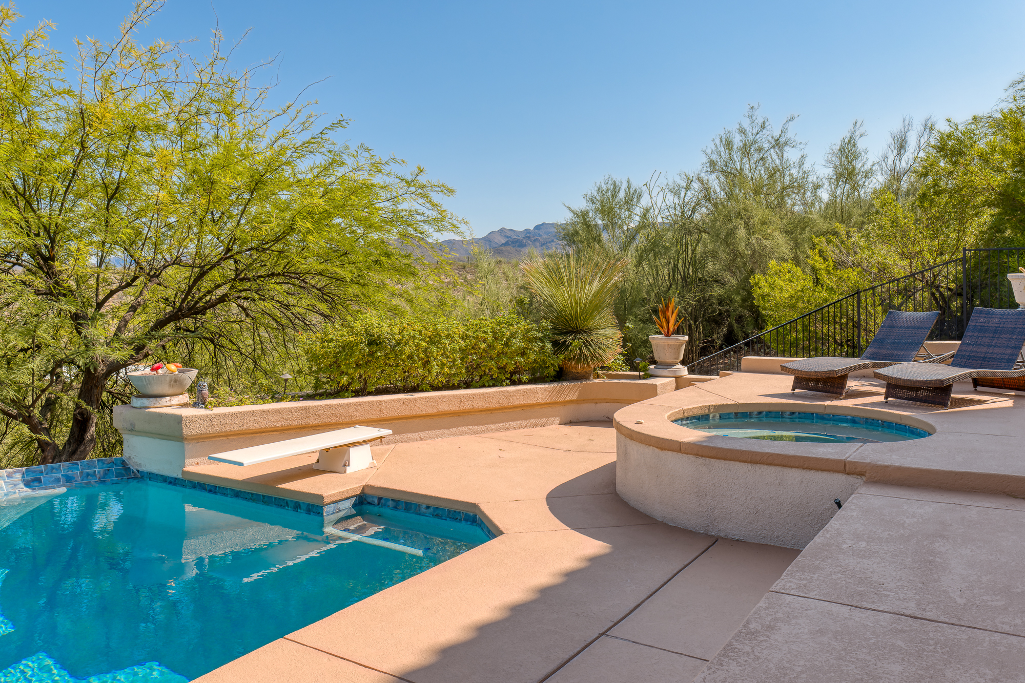 5135 W Paseo Del Campo 