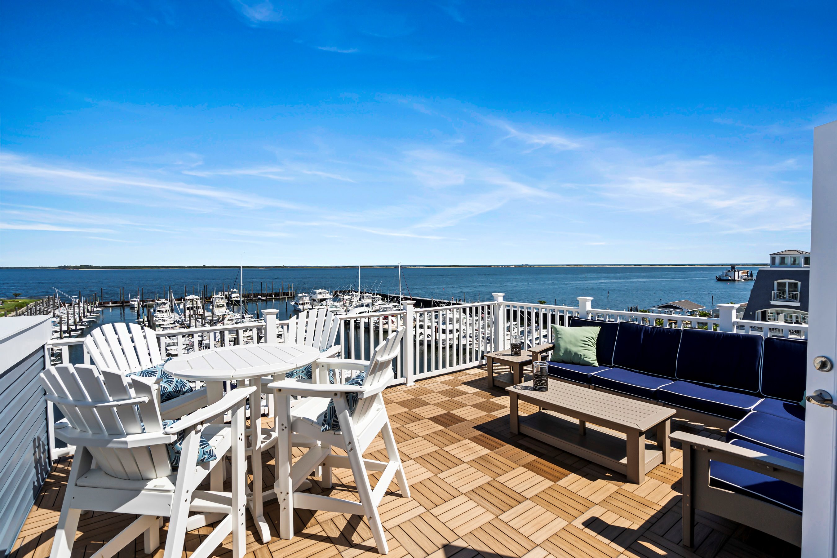 4 Halfmoon Ct
