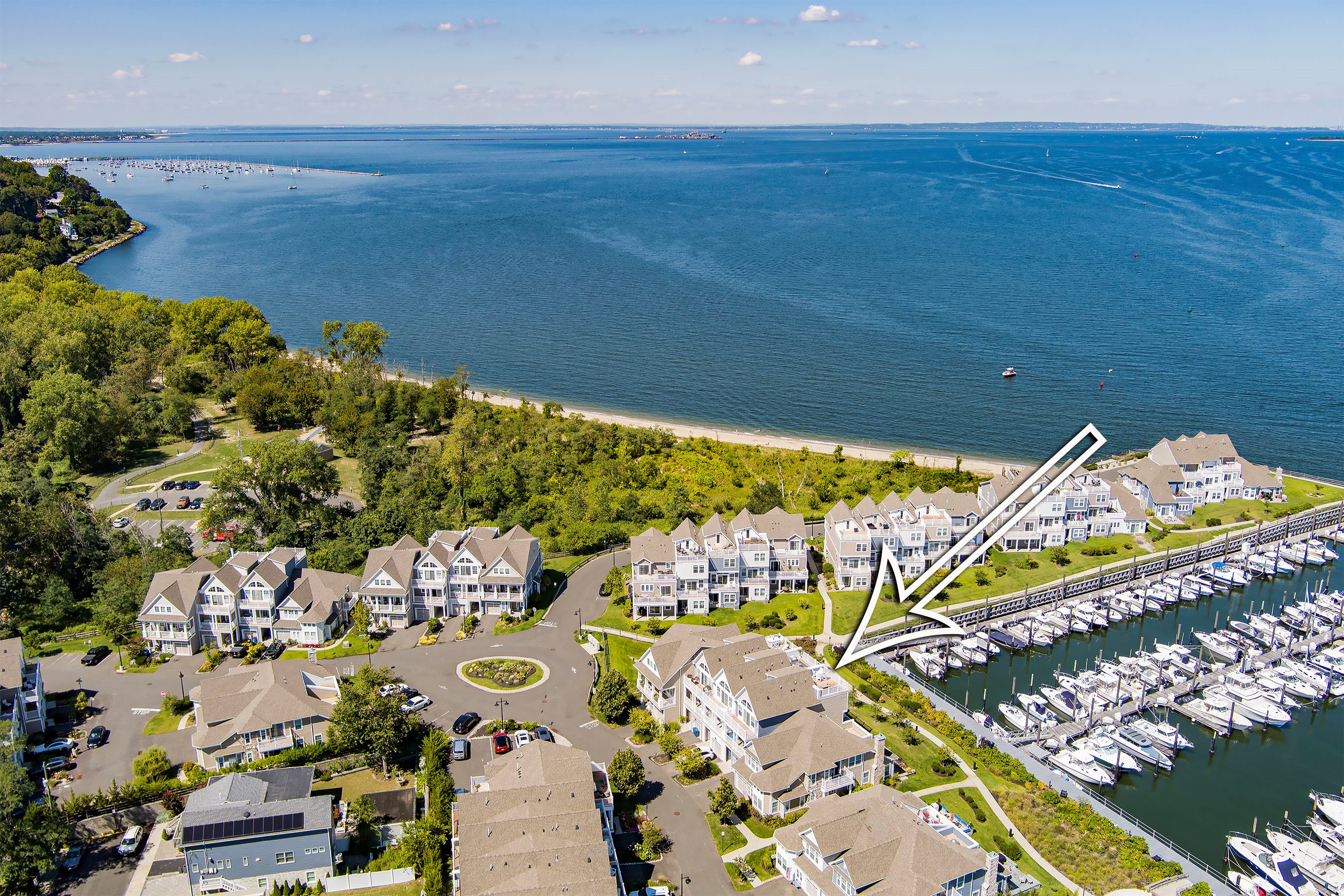 4 Halfmoon Ct