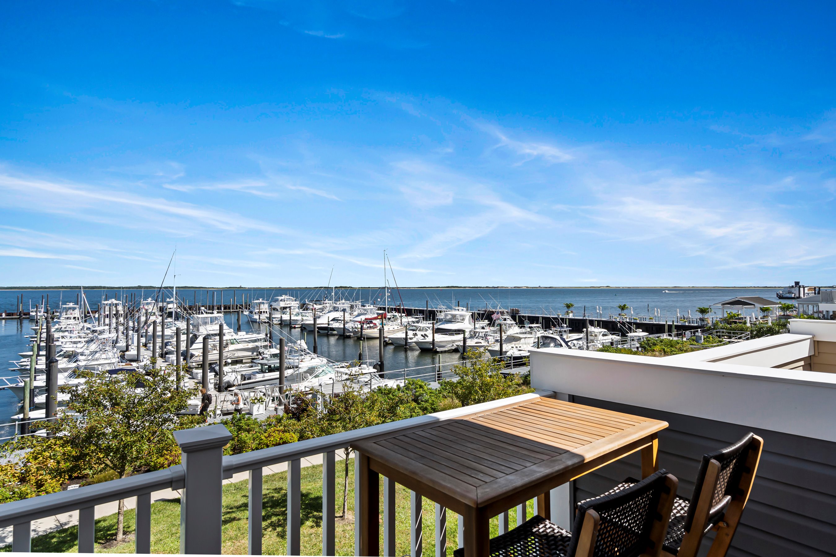 4 Halfmoon Ct