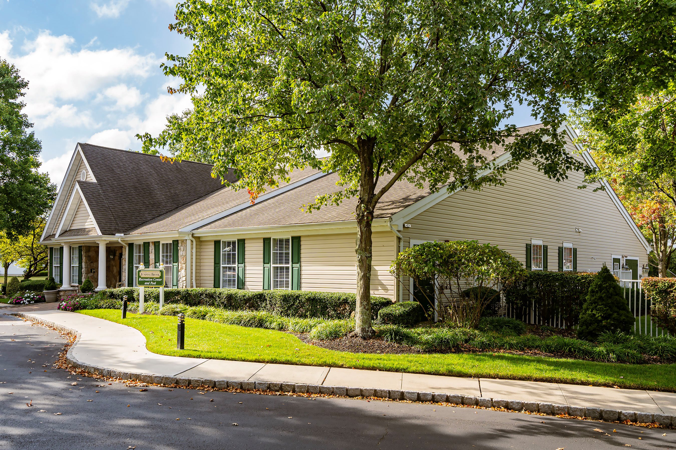 23 Tall Pines Dr